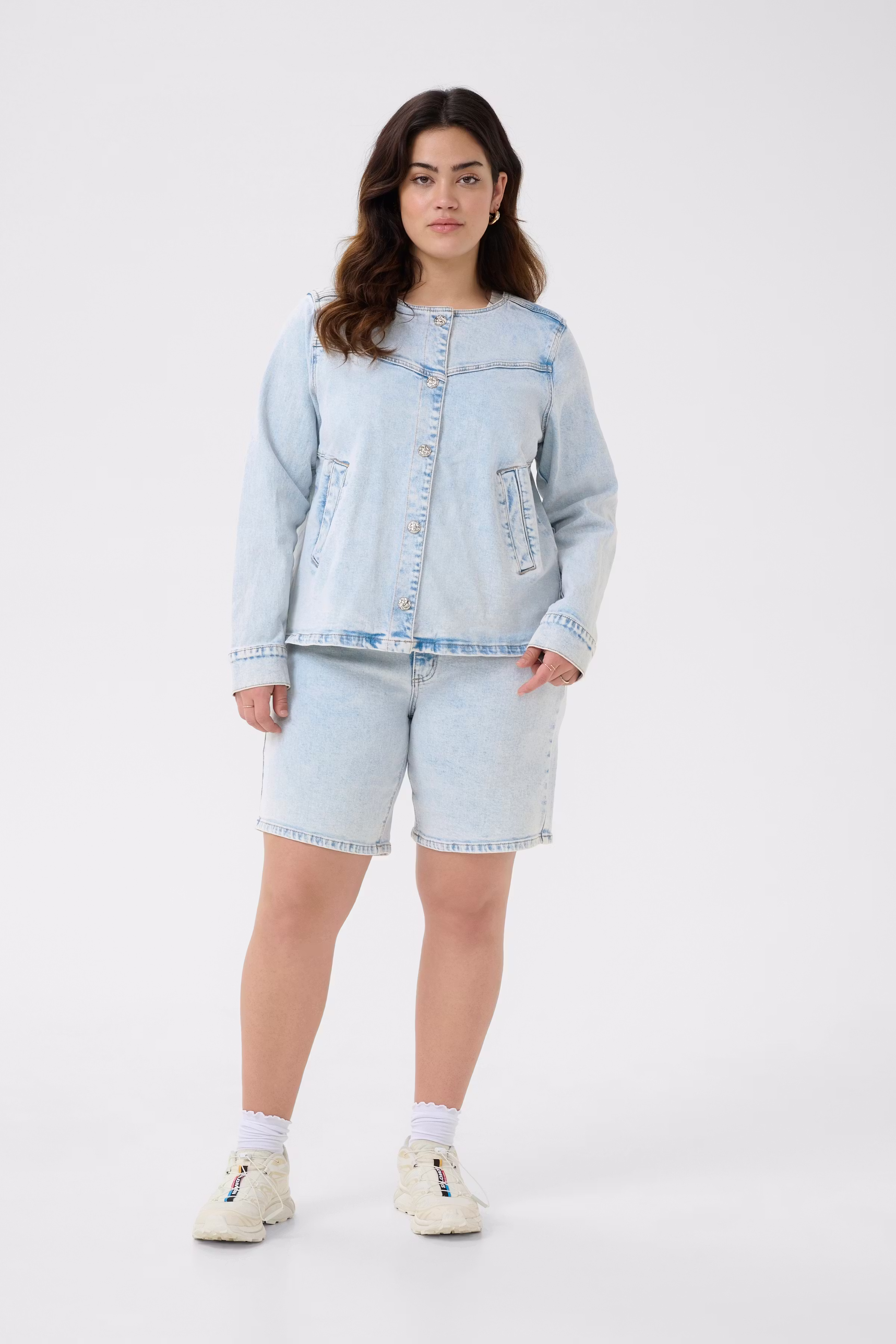 KCmaia Denim Shorts LOOKBOOK FRONT 10583256-102989