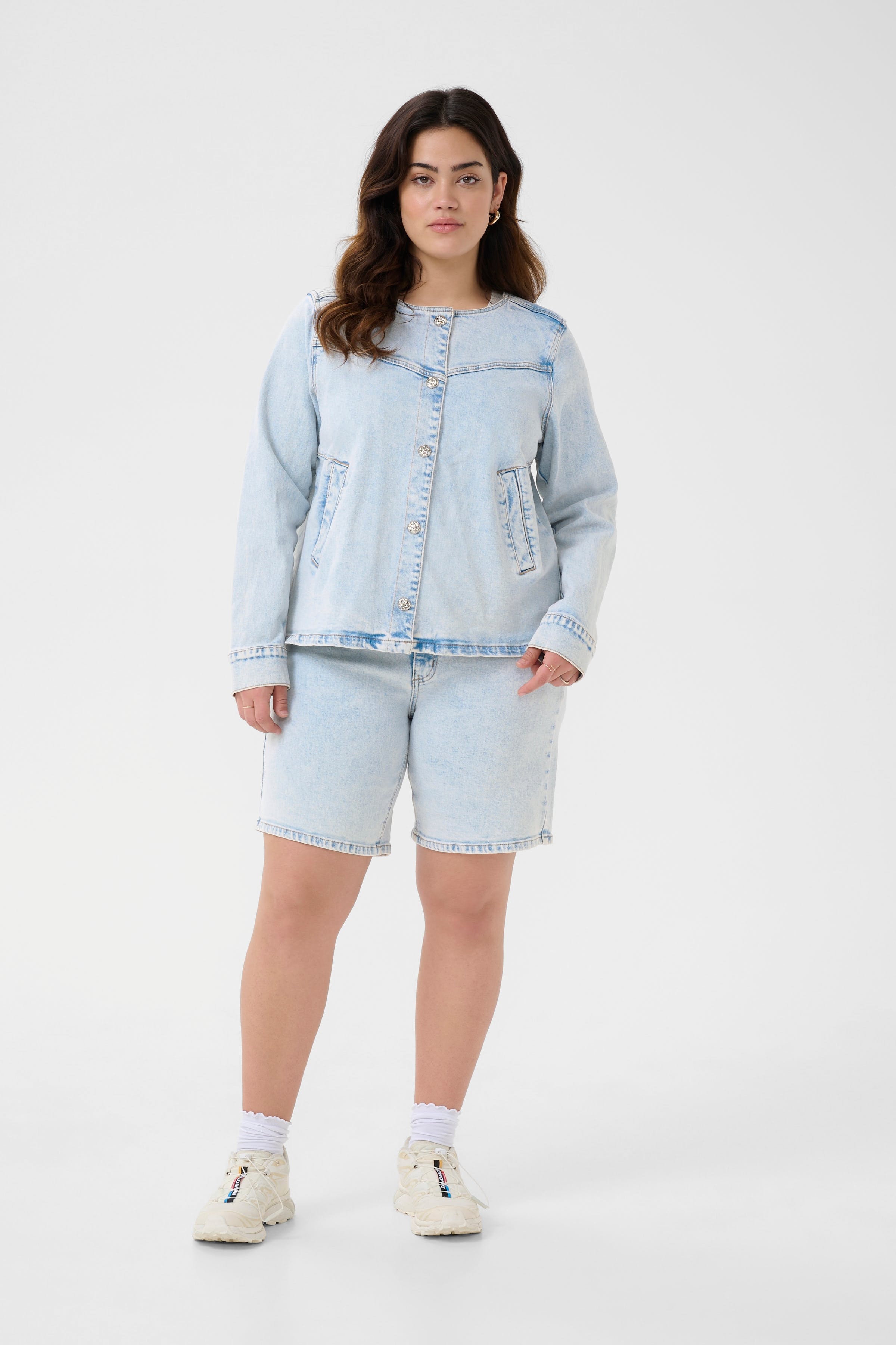 KCmaia Denimshorts LOOKBOOK FRONT 10583256-102989