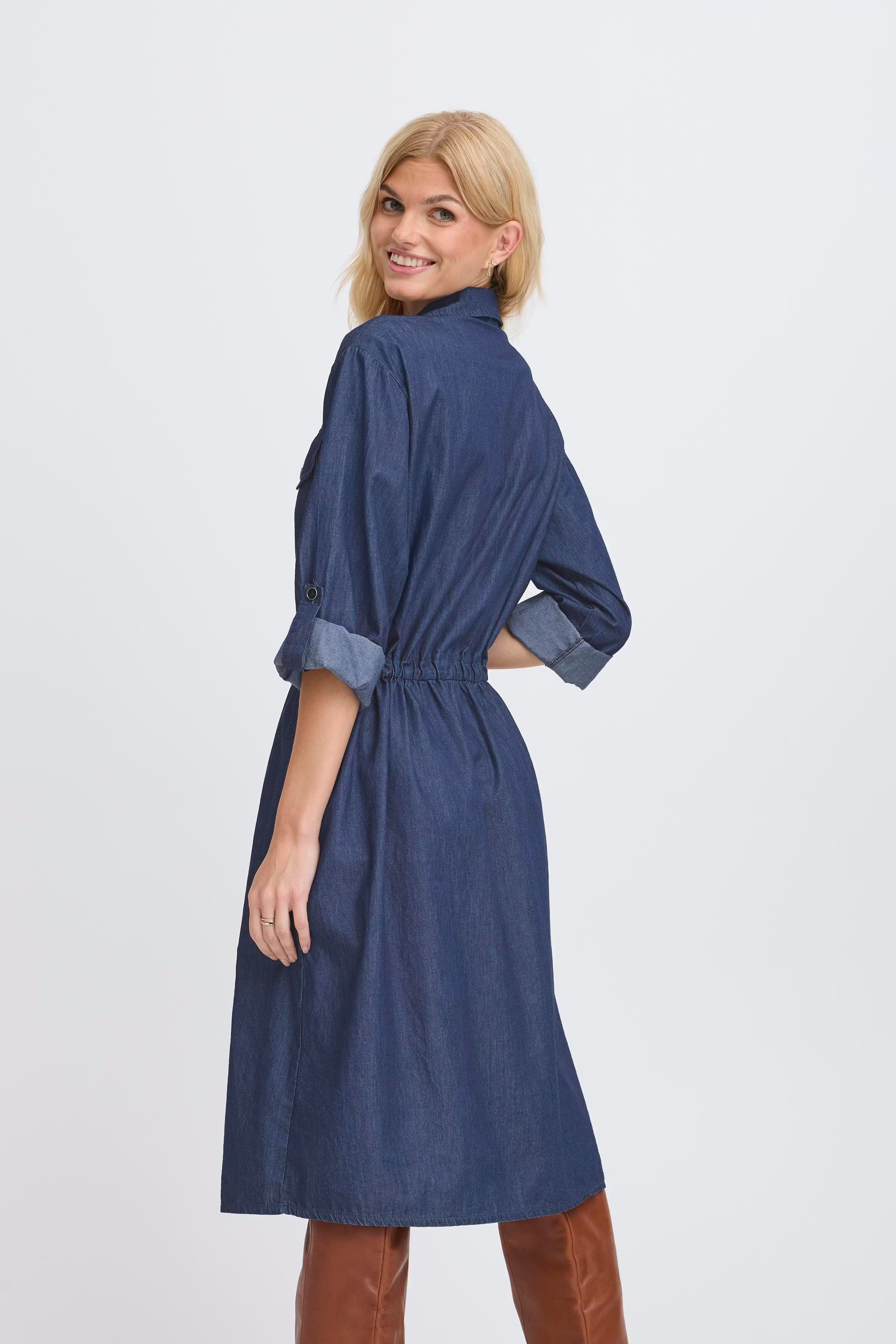 SBGLENN Kjole LOOKBOOK BACK 22101058-203677