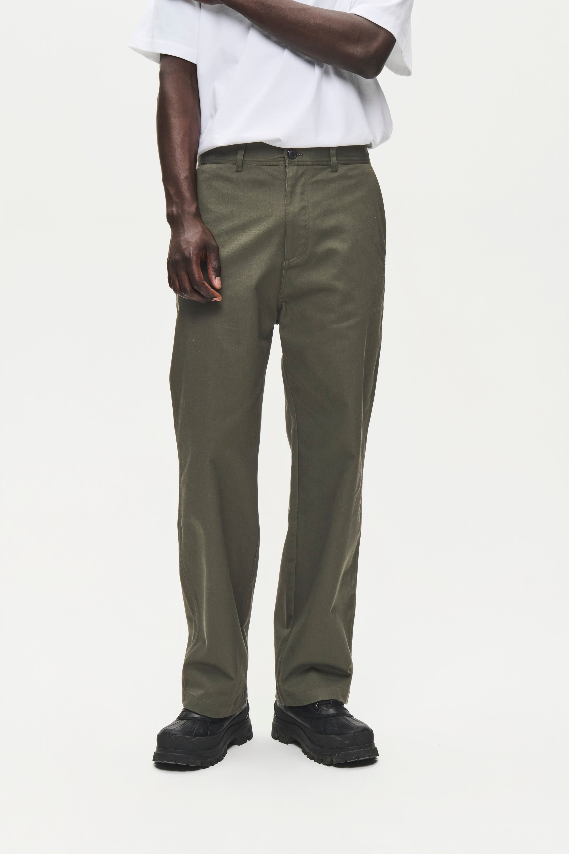 WWMaison Hose LOOKBOOK FRONT 30252370-190413