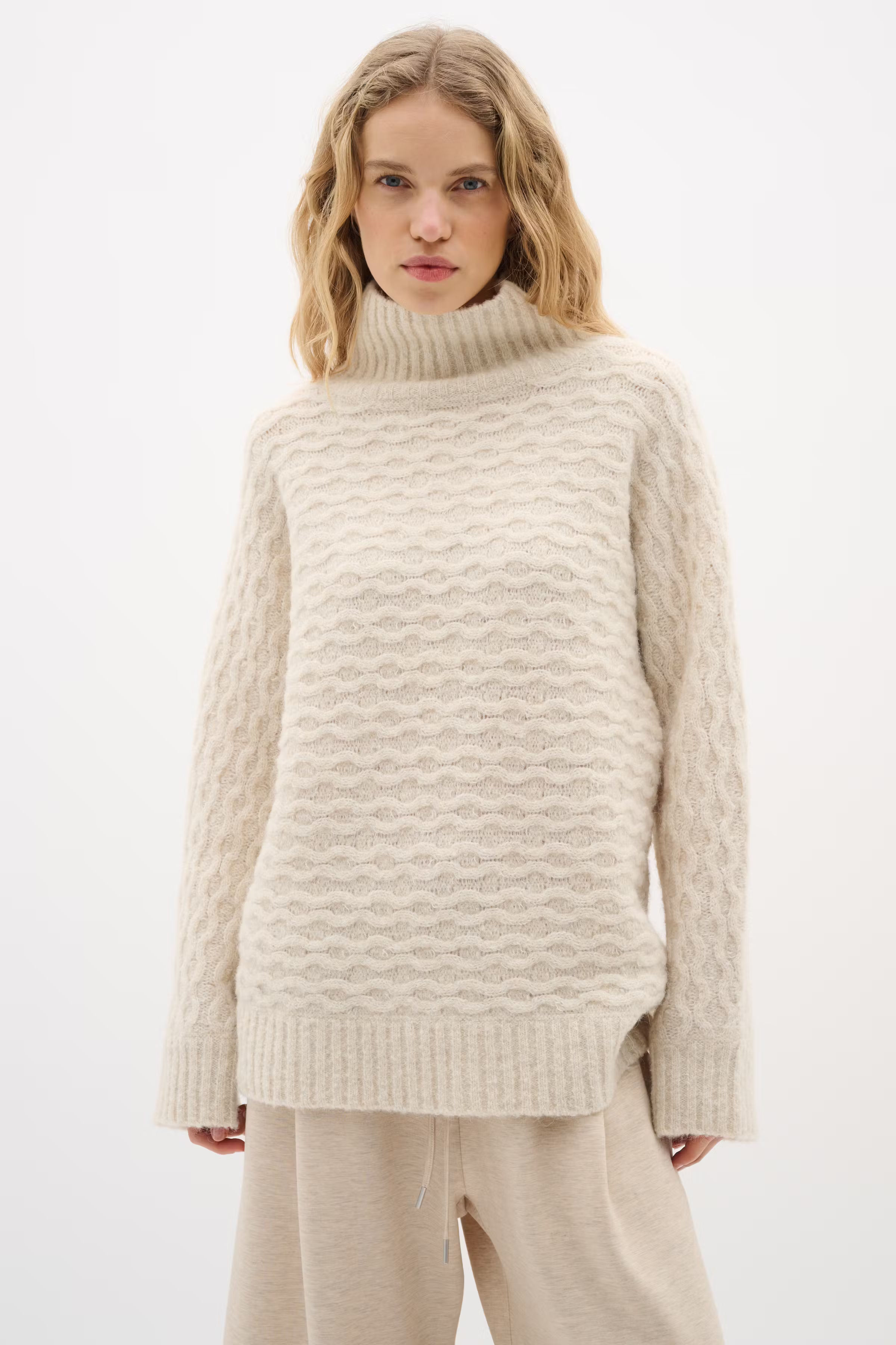 GraiaIW Turtleneck Pullover LOOKBOOK FRONT 30110925-1304031