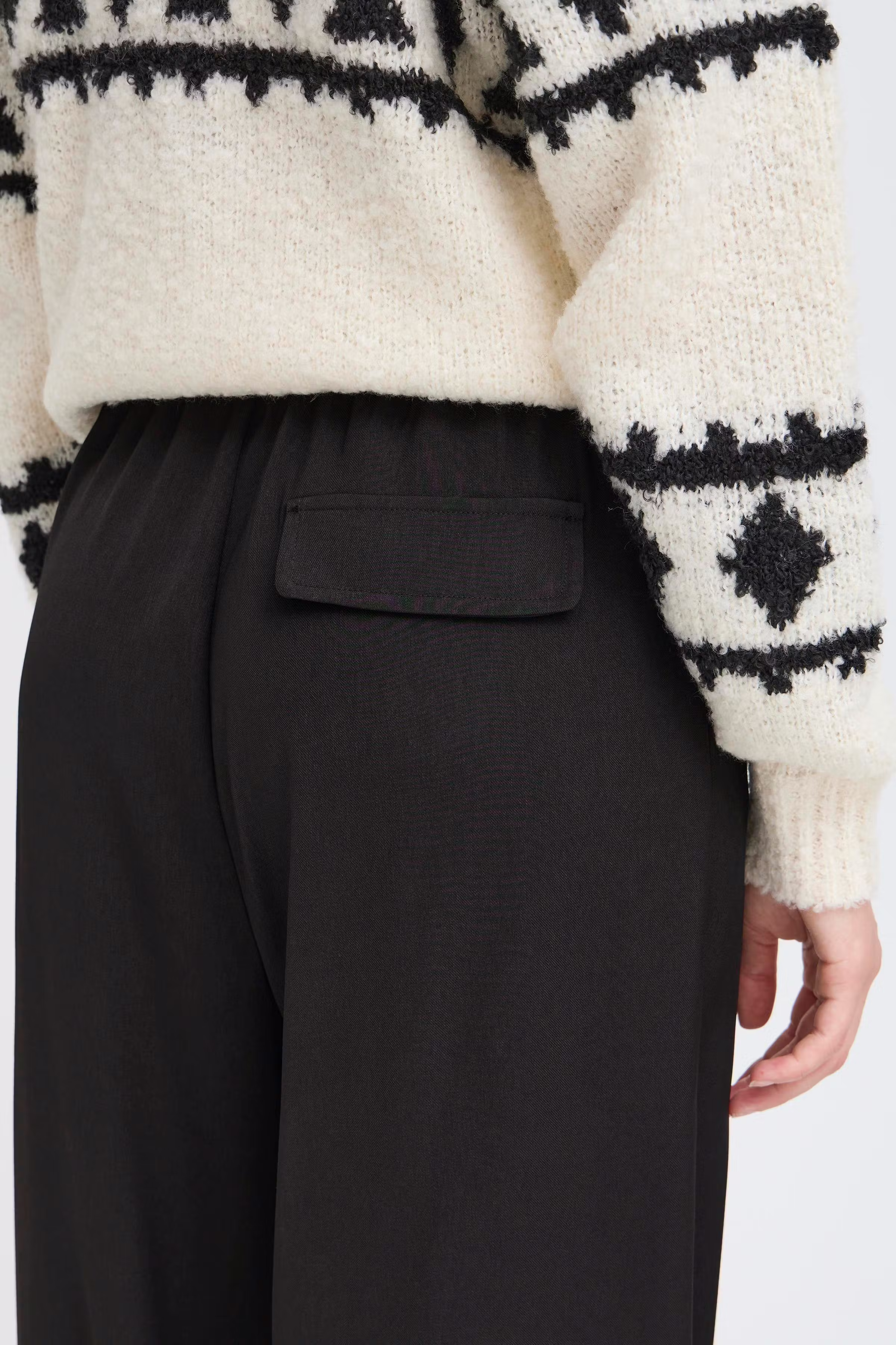 IHECALA Bukser LOOKBOOK DETAIL 20124450-194008