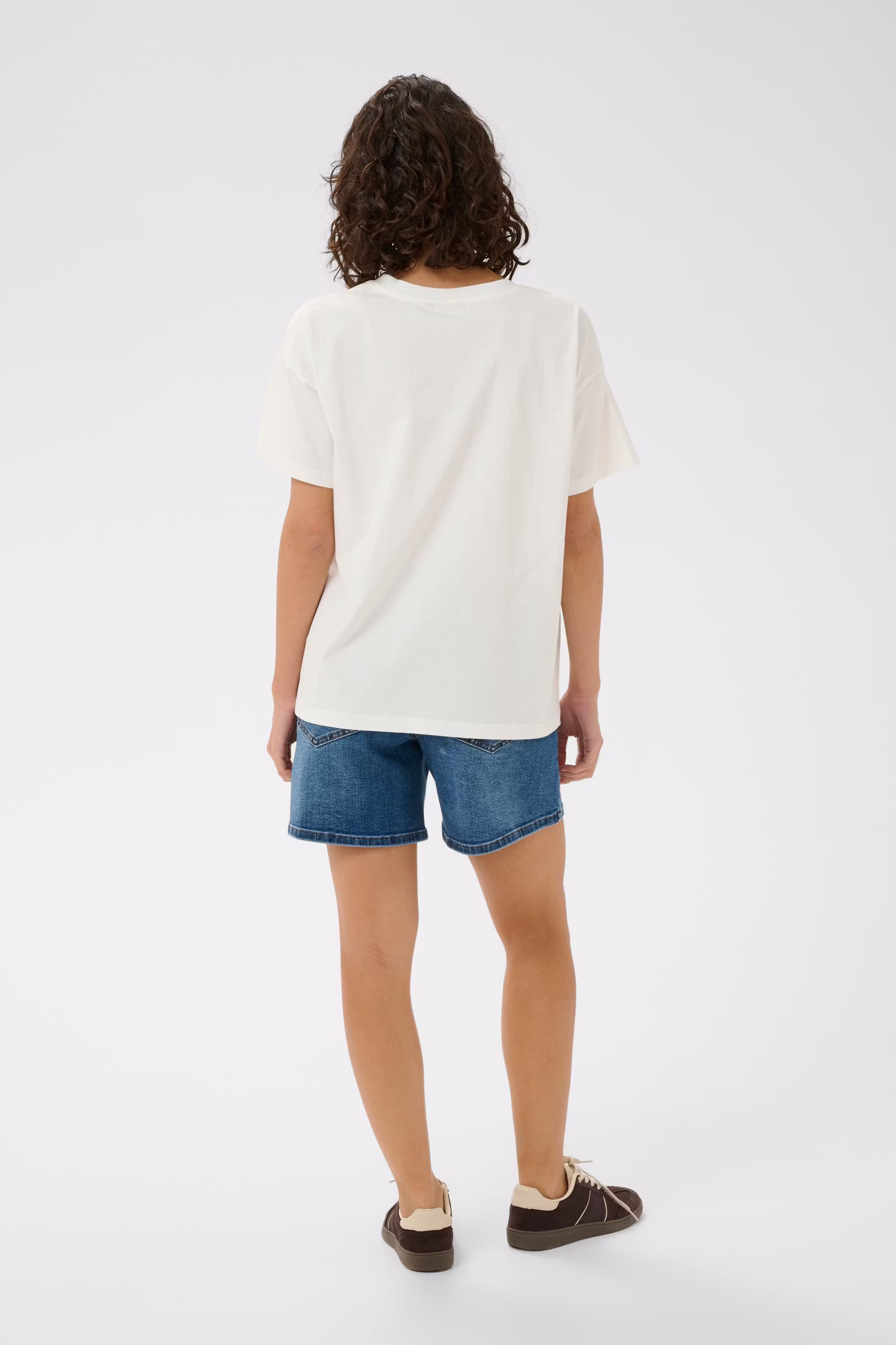 KAchelsea T-shirt LOOKBOOK FRONT 10511340-110602