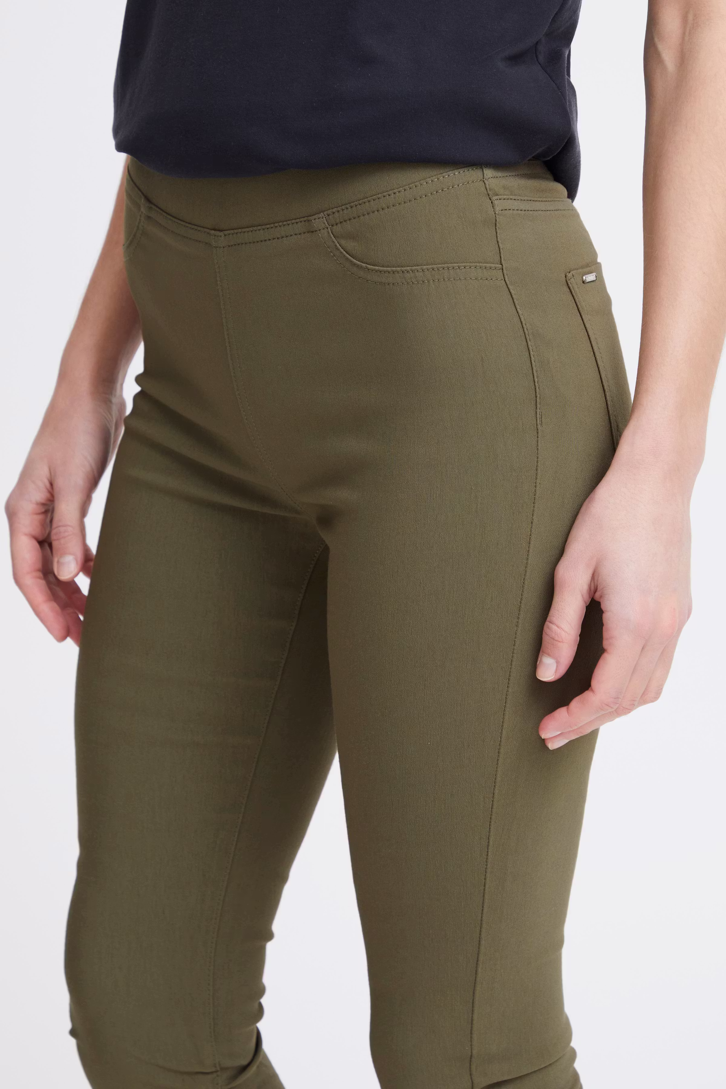 BYKEIRA Capri bukser LOOKBOOK DETAIL 20805611-190510