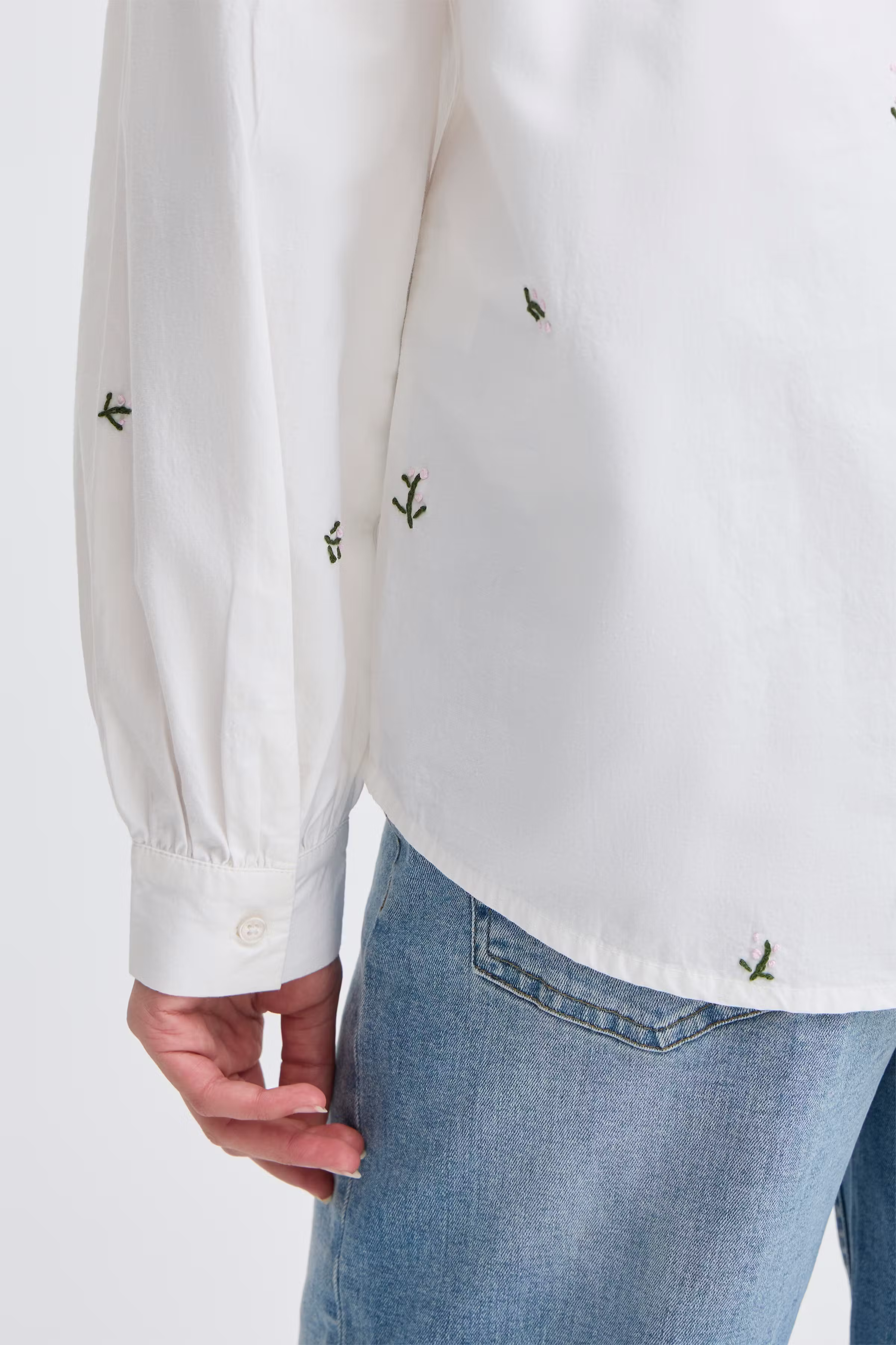 IHSANAZ Hemd LOOKBOOK DETAIL 20124122-900000310