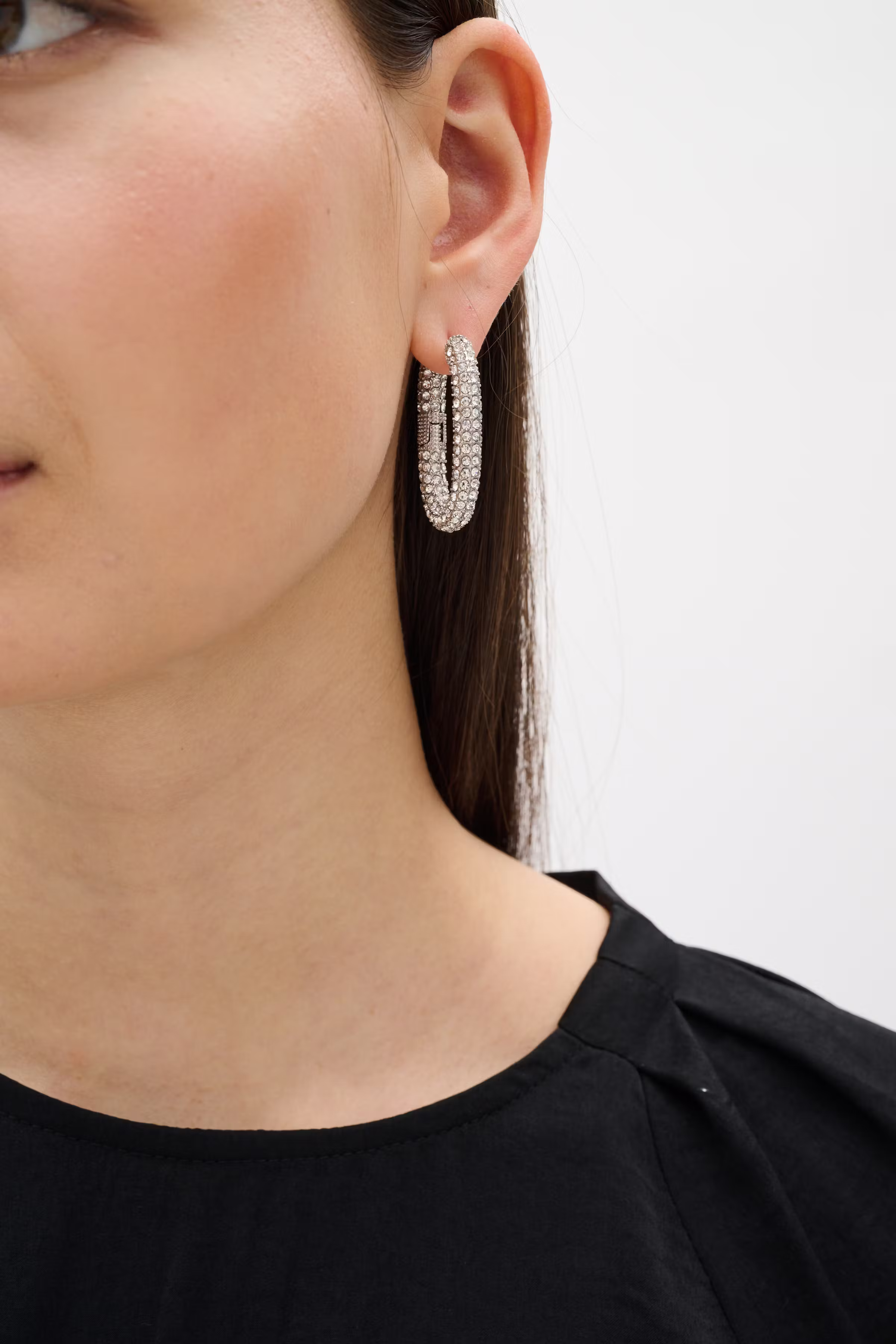 AGNESIW Sequin Medium Øredobb LOOKBOOK DETAIL 30112139-145002