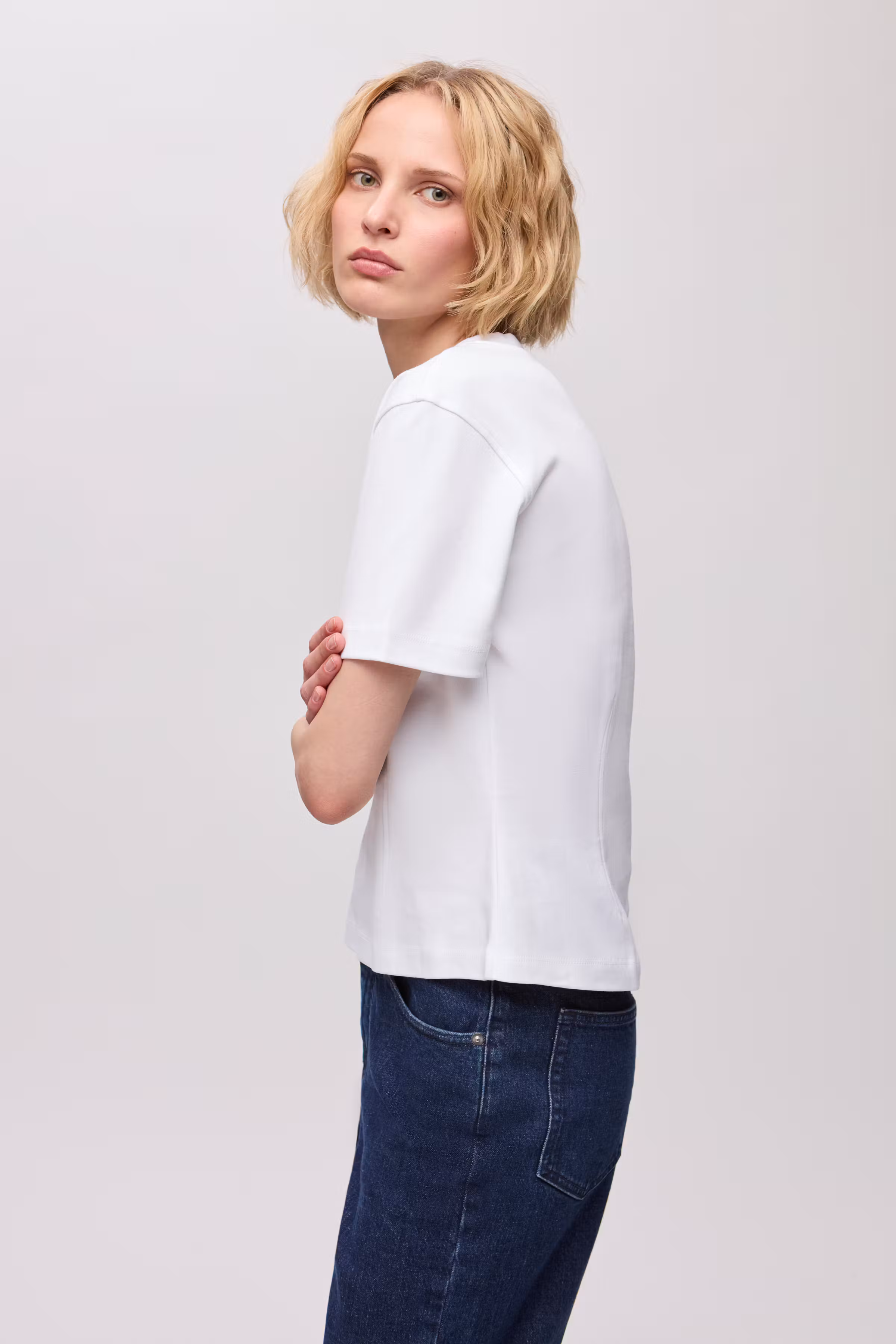 IOFeather T-shirt LOOKBOOK FRONT 30600115-WH001
