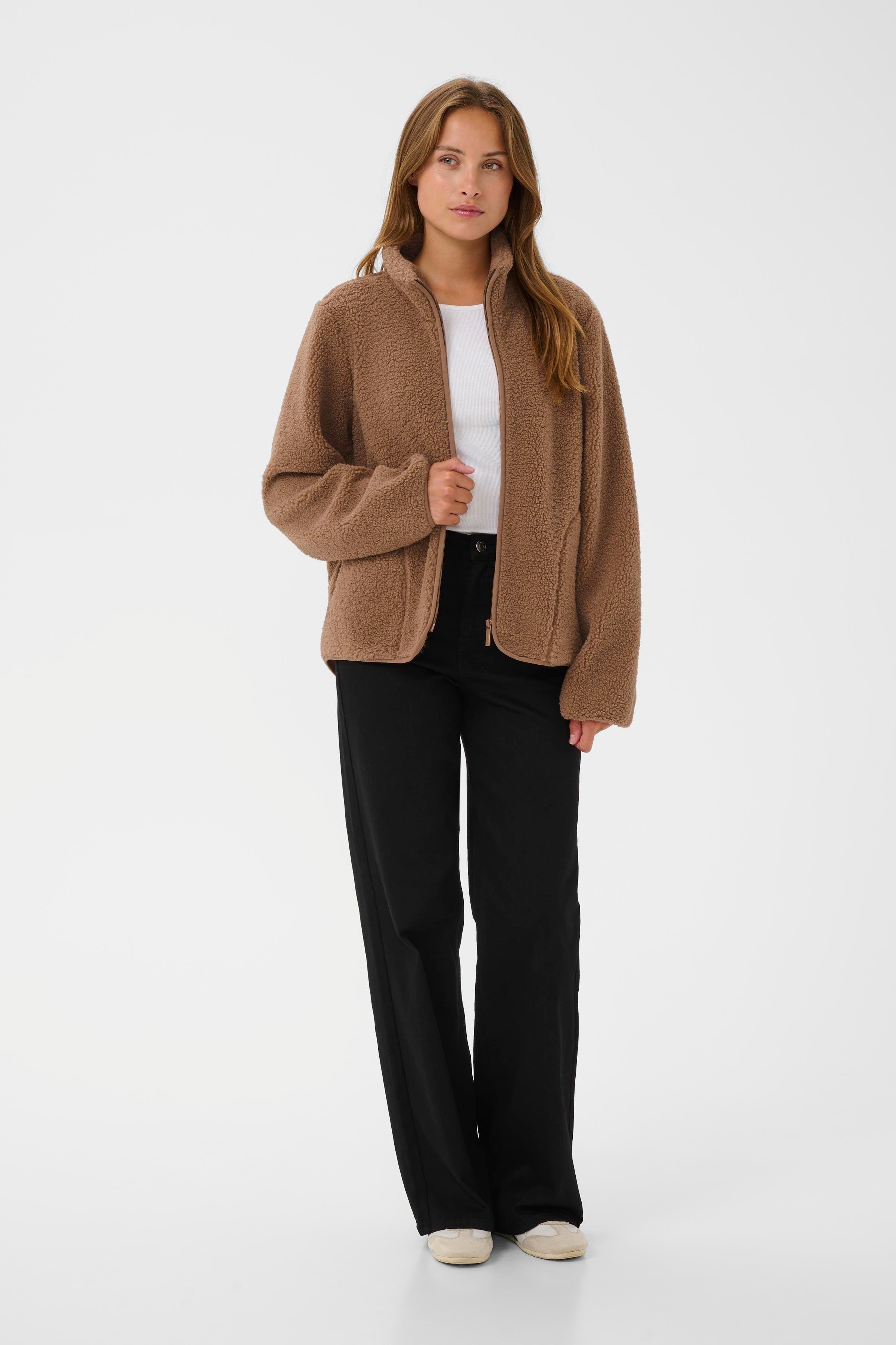 KAally Fleece LOOKBOOK FRONT 10511206-171319