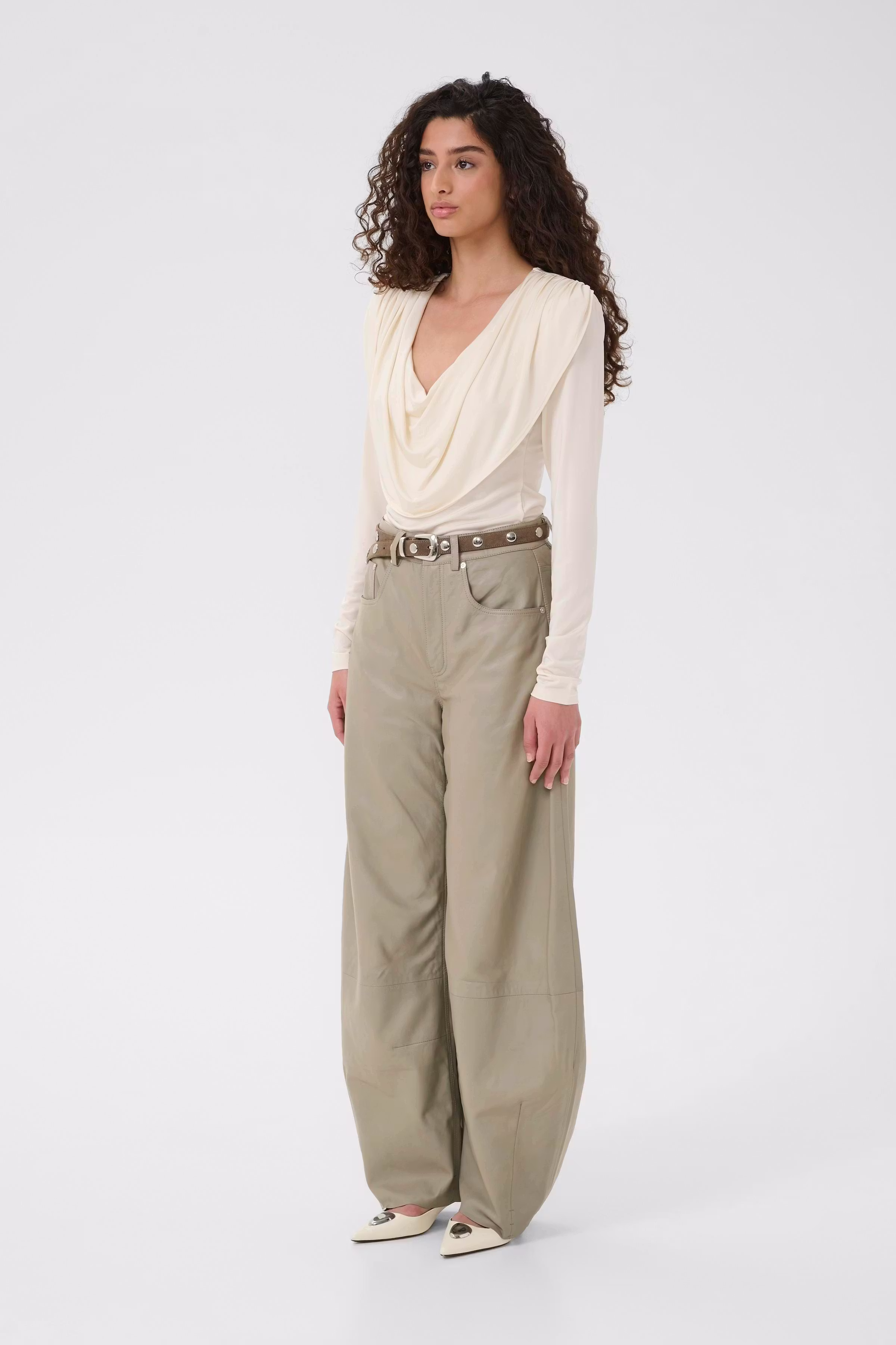 GZleva Trousers LOOKBOOK FRONT 10910861-107731