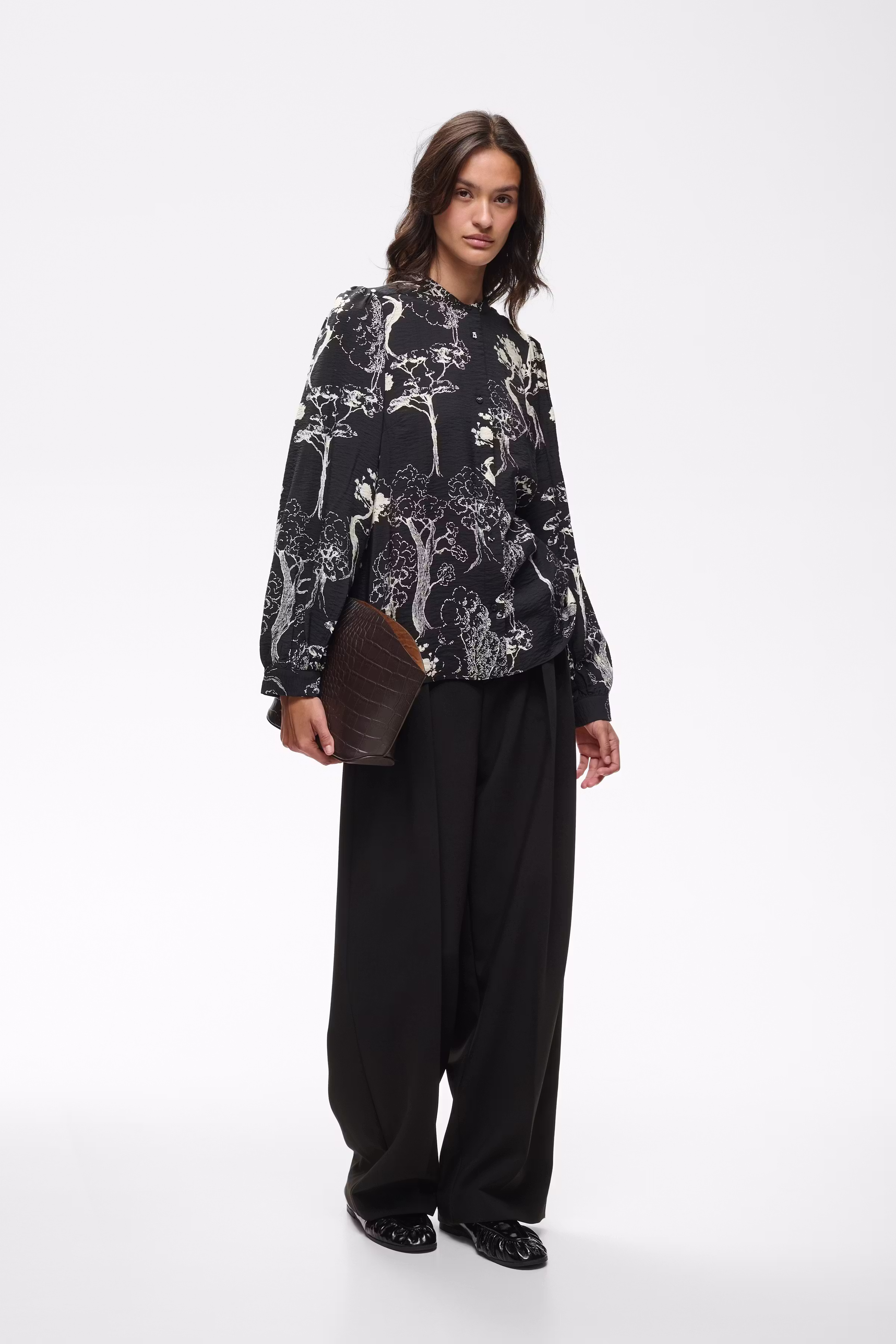 MAKENNAIW Shirt LOOKBOOK FRONT 30112821-900013026