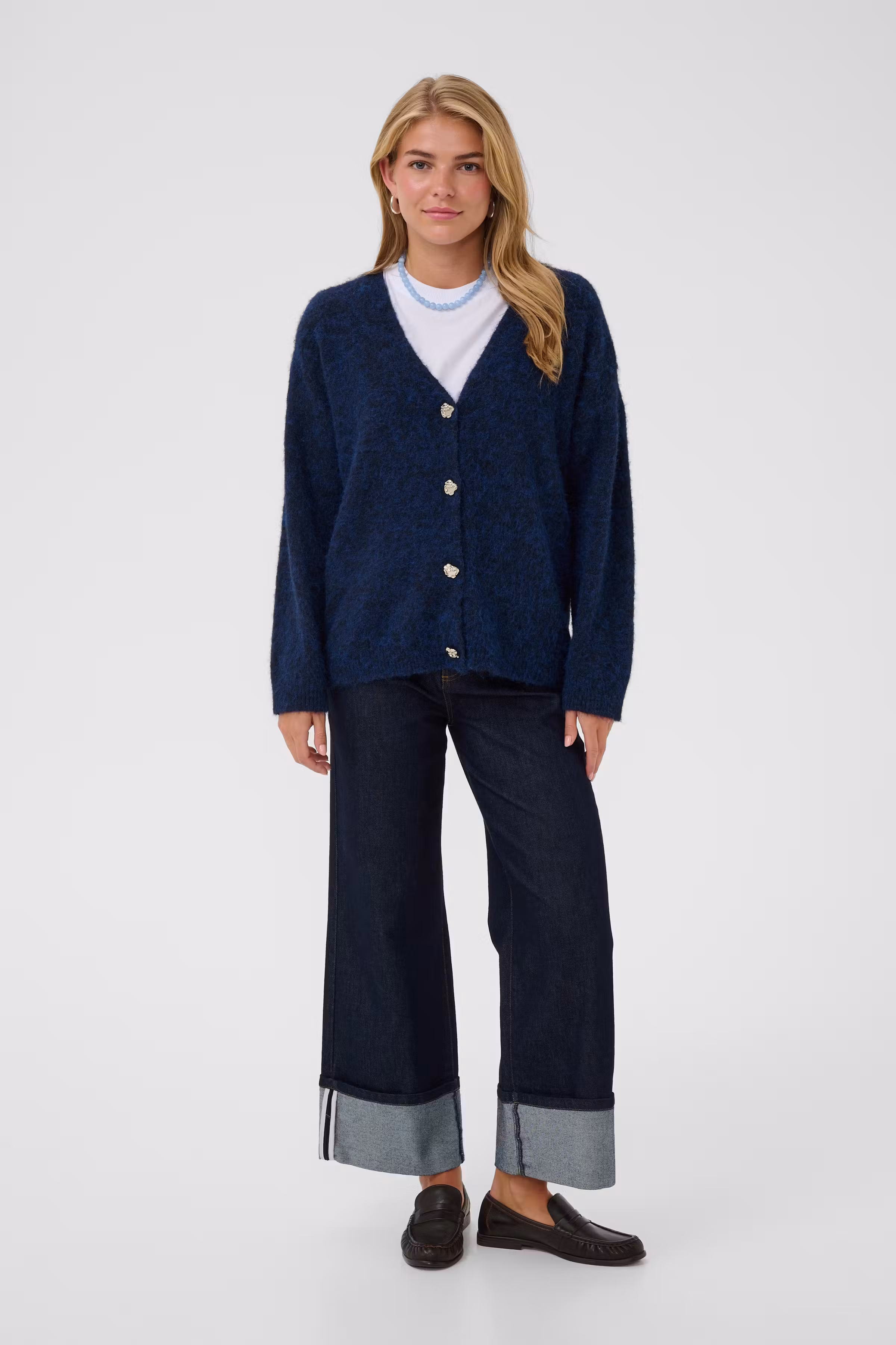TabanaSZ Cardigan LOOKBOOK FRONT 30515434-193924