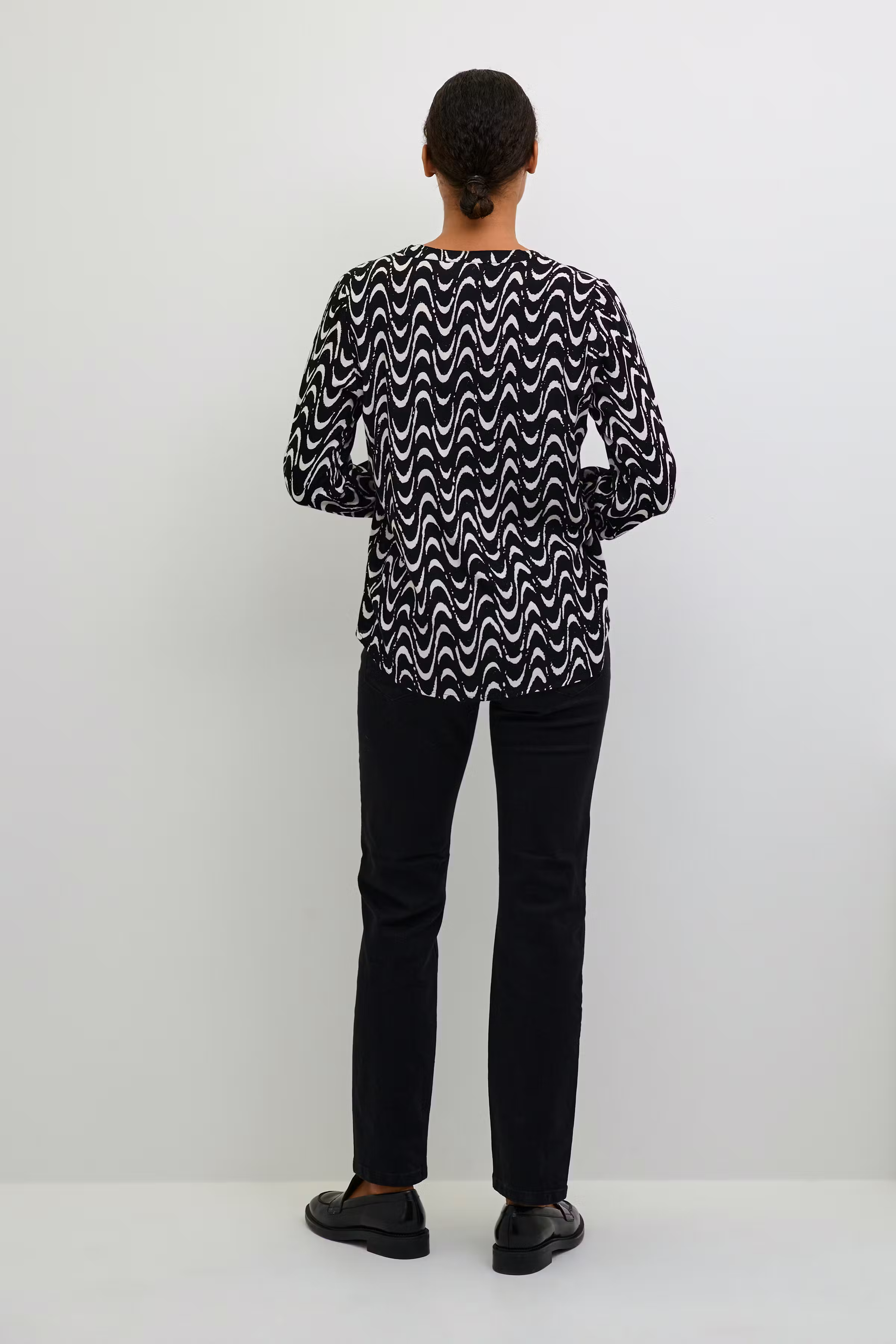 KAmira Blouse LOOKBOOK BACK 10508287-105320
