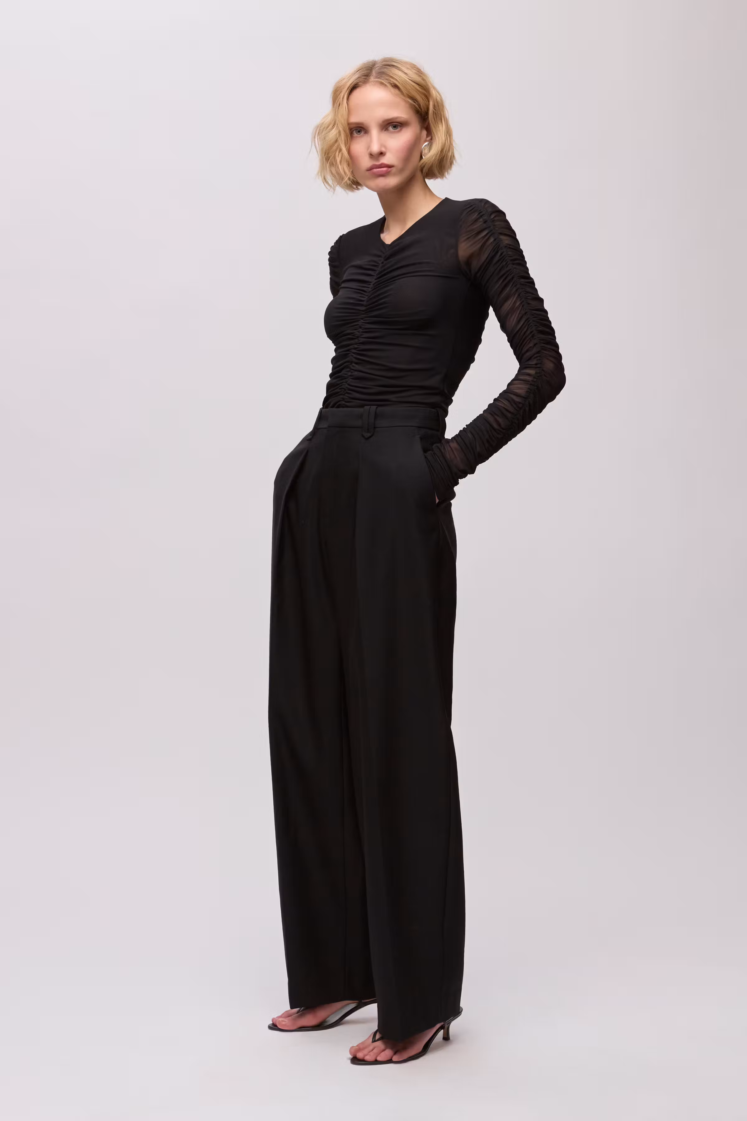 IOFatou Blouse LOOKBOOK FRONT 30600080-BK999