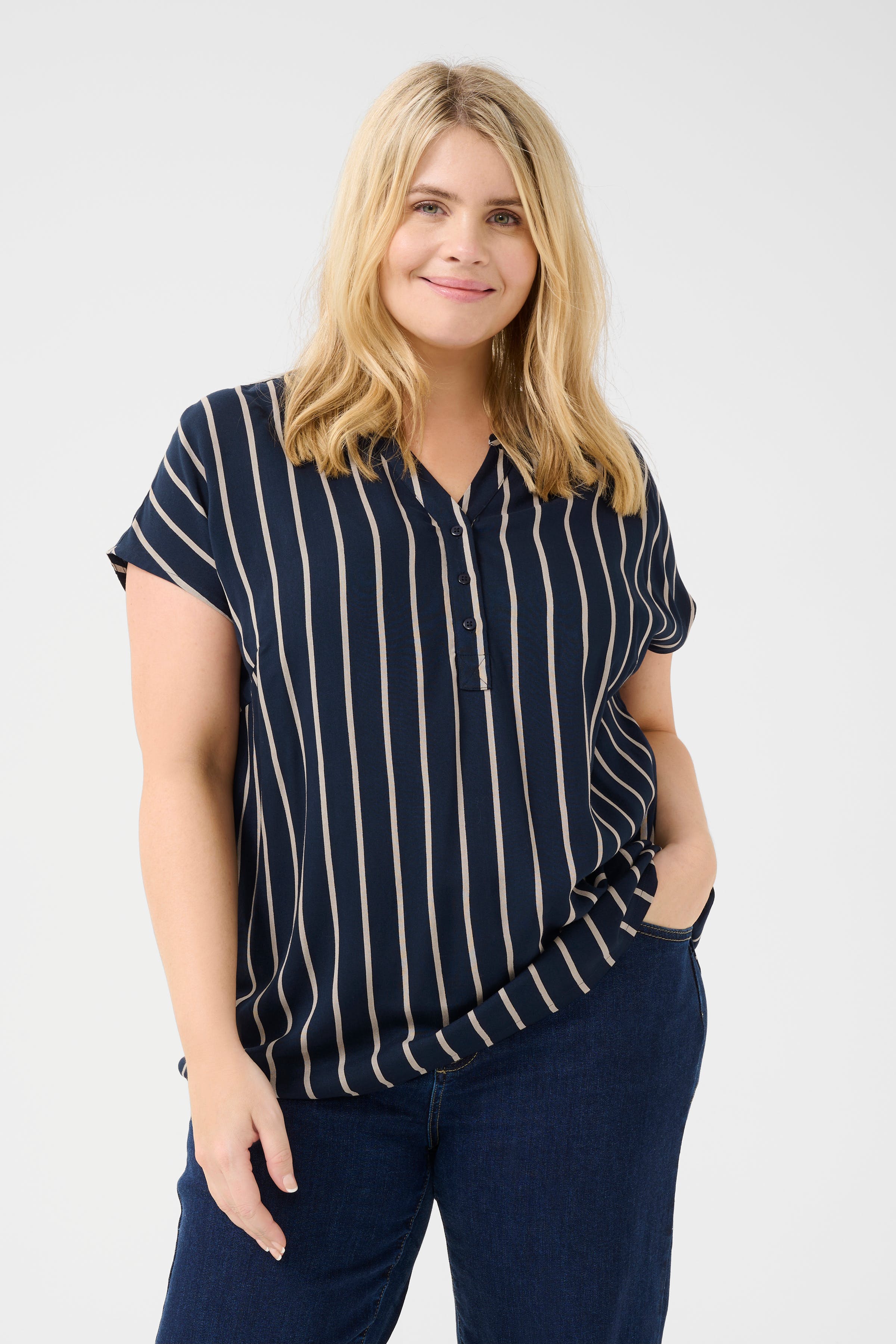 KCsida Blouse LOOKBOOK FRONT 10581573-107024