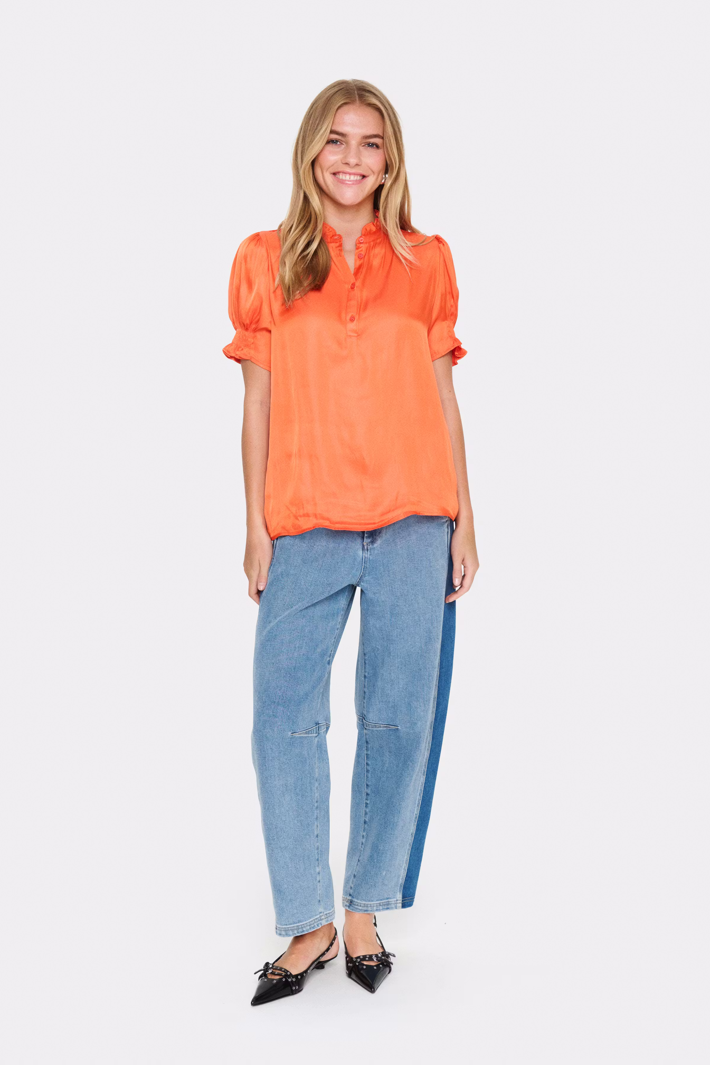VeeniSZ Skjorte LOOKBOOK FRONT 30513165-171456