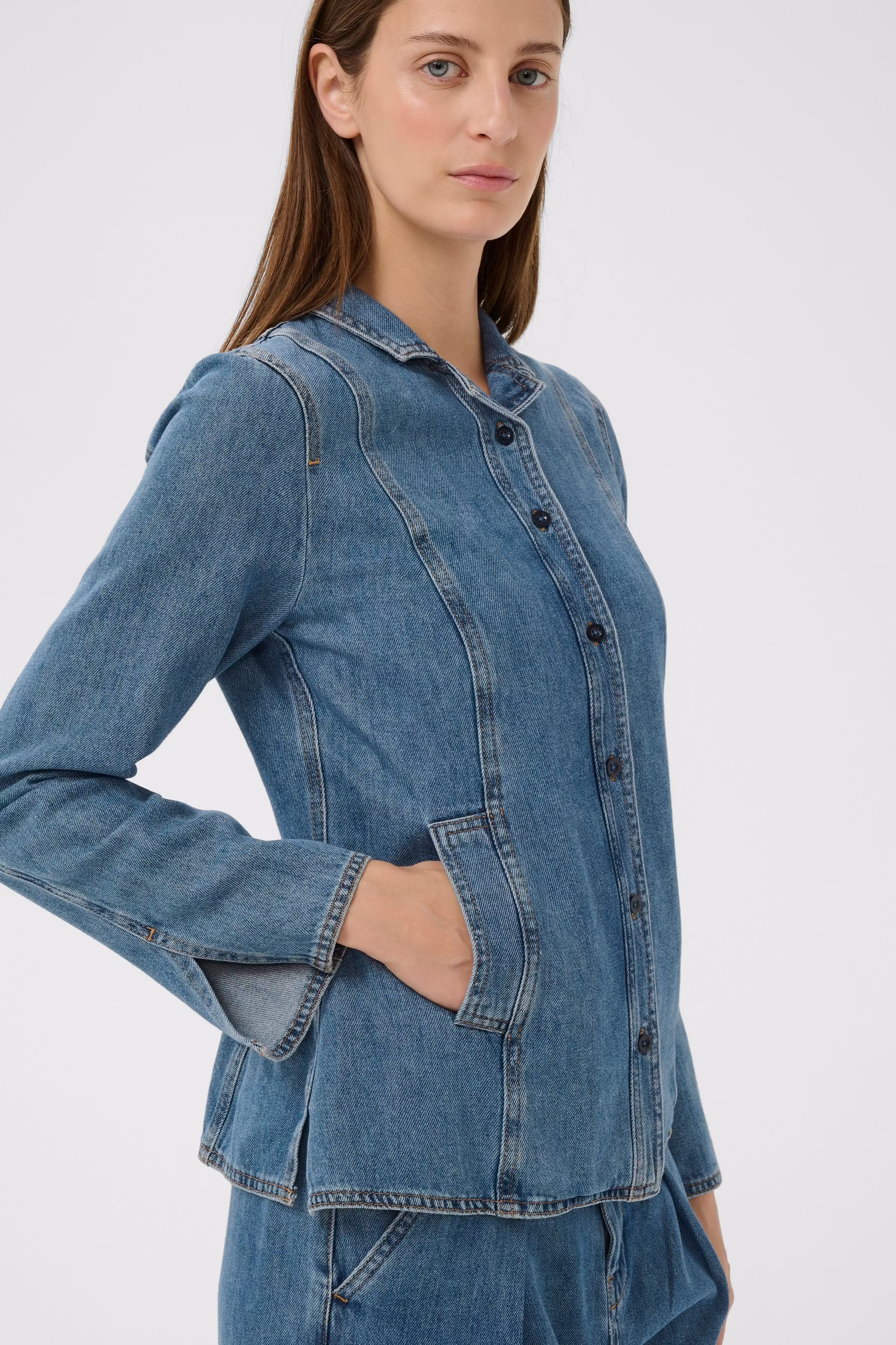 DOPHINAIW Fitted denim Shirt LOOKBOOK DETAIL 30112322-900006619