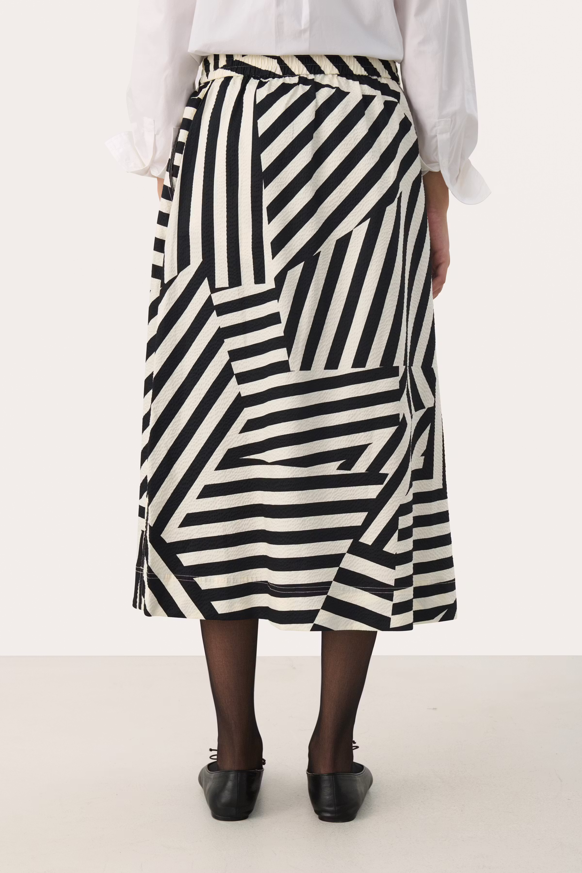 EmmelinePW Skirt LOOKBOOK BACK 30309594-302748