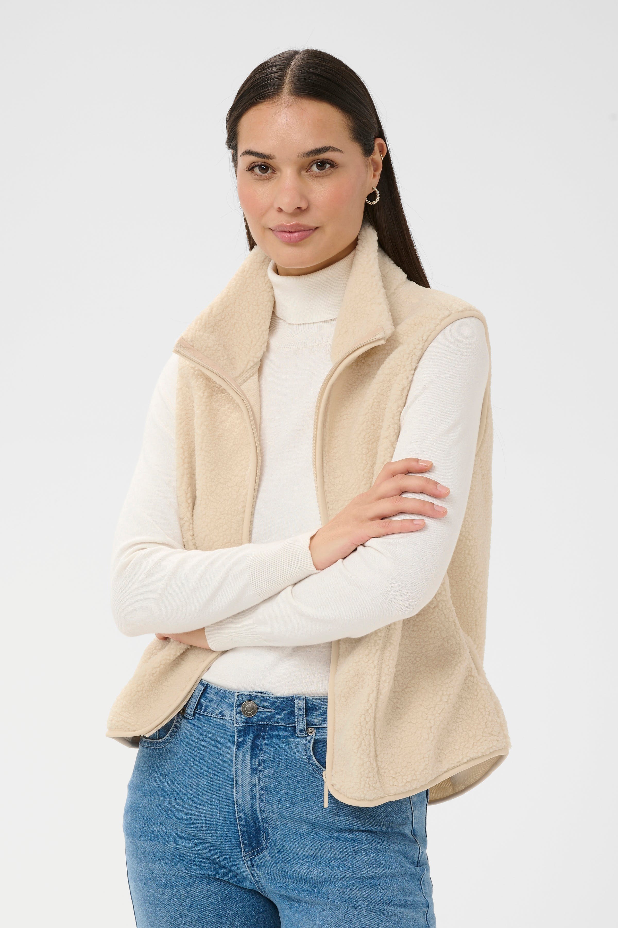 KAally Vest LOOKBOOK FRONT 10512029-120601