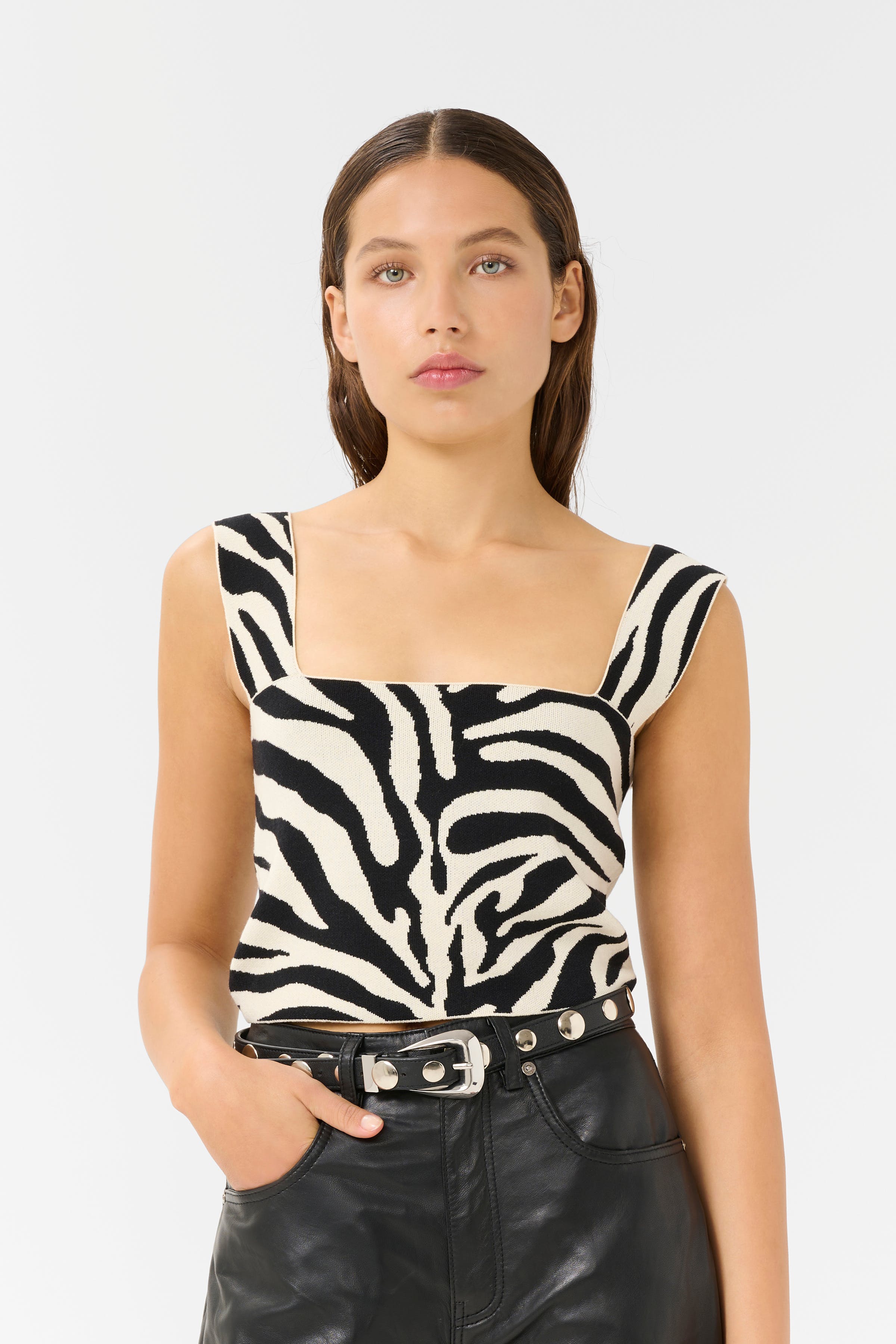 GZzebba Top LOOKBOOK FRONT 10910340-107873