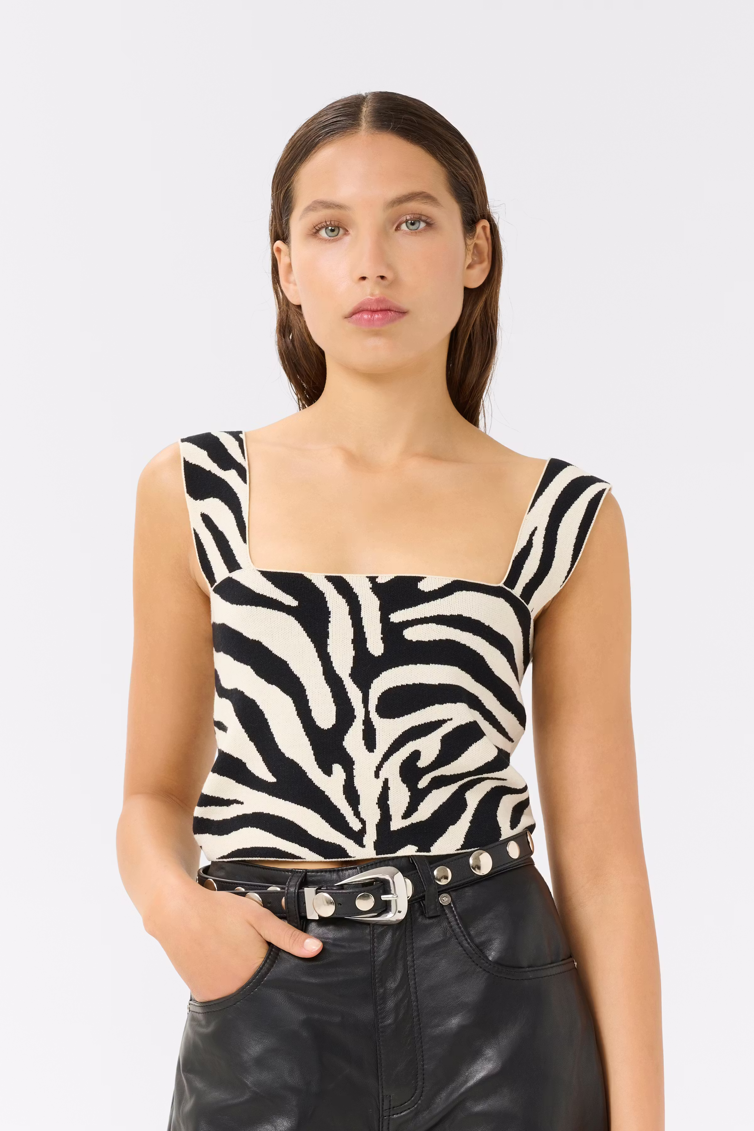 GZzebba Top LOOKBOOK FRONT 10910340-107873