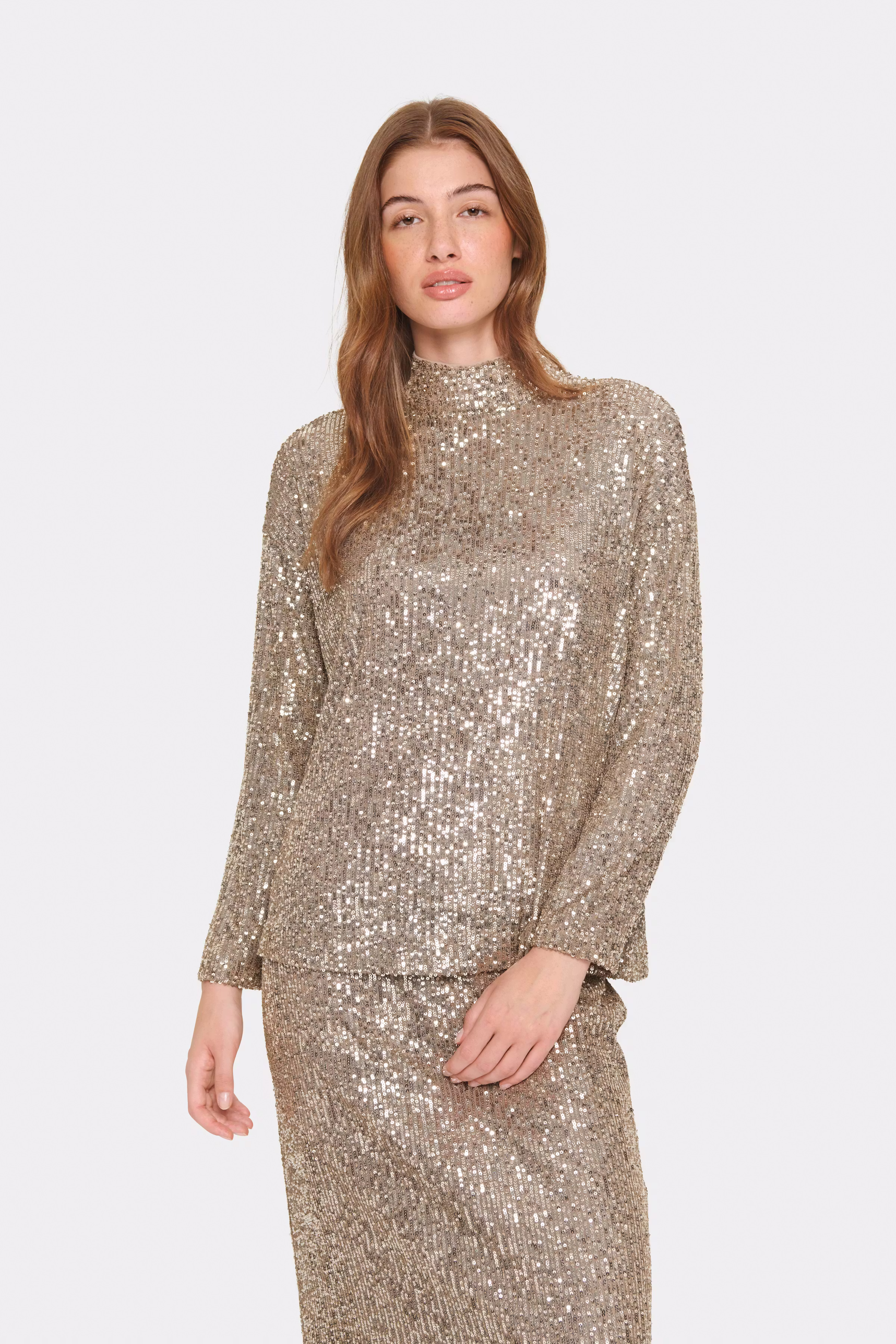 ReyanaSZ Paillette Bluse LOOKBOOK FRONT 30512222-171311