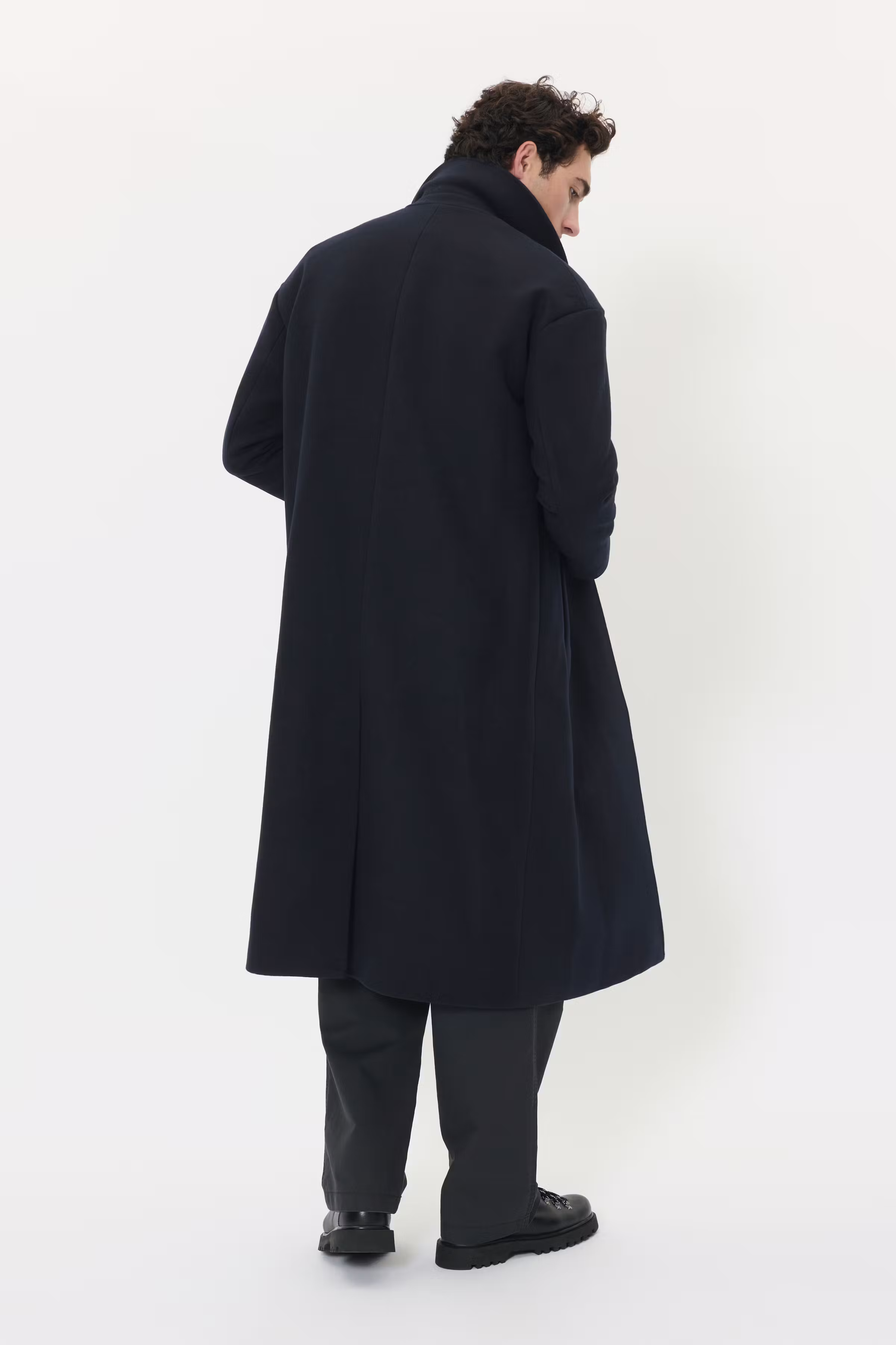 MABurnley Double-Breasted Wool Coat LOOKBOOK BACK 30208858-194011