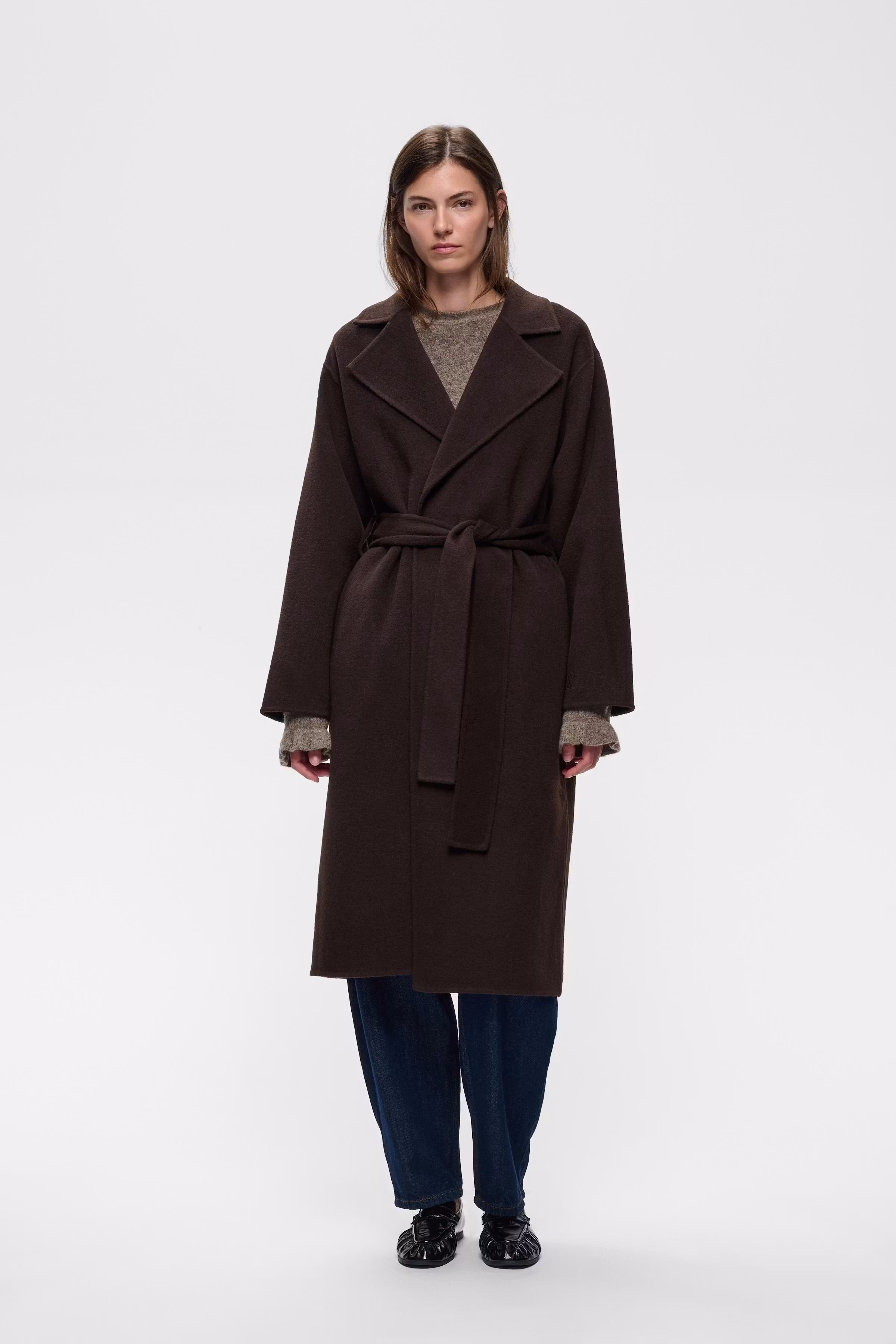 LiuroIW Mantel LOOKBOOK FRONT 30108921-191109
