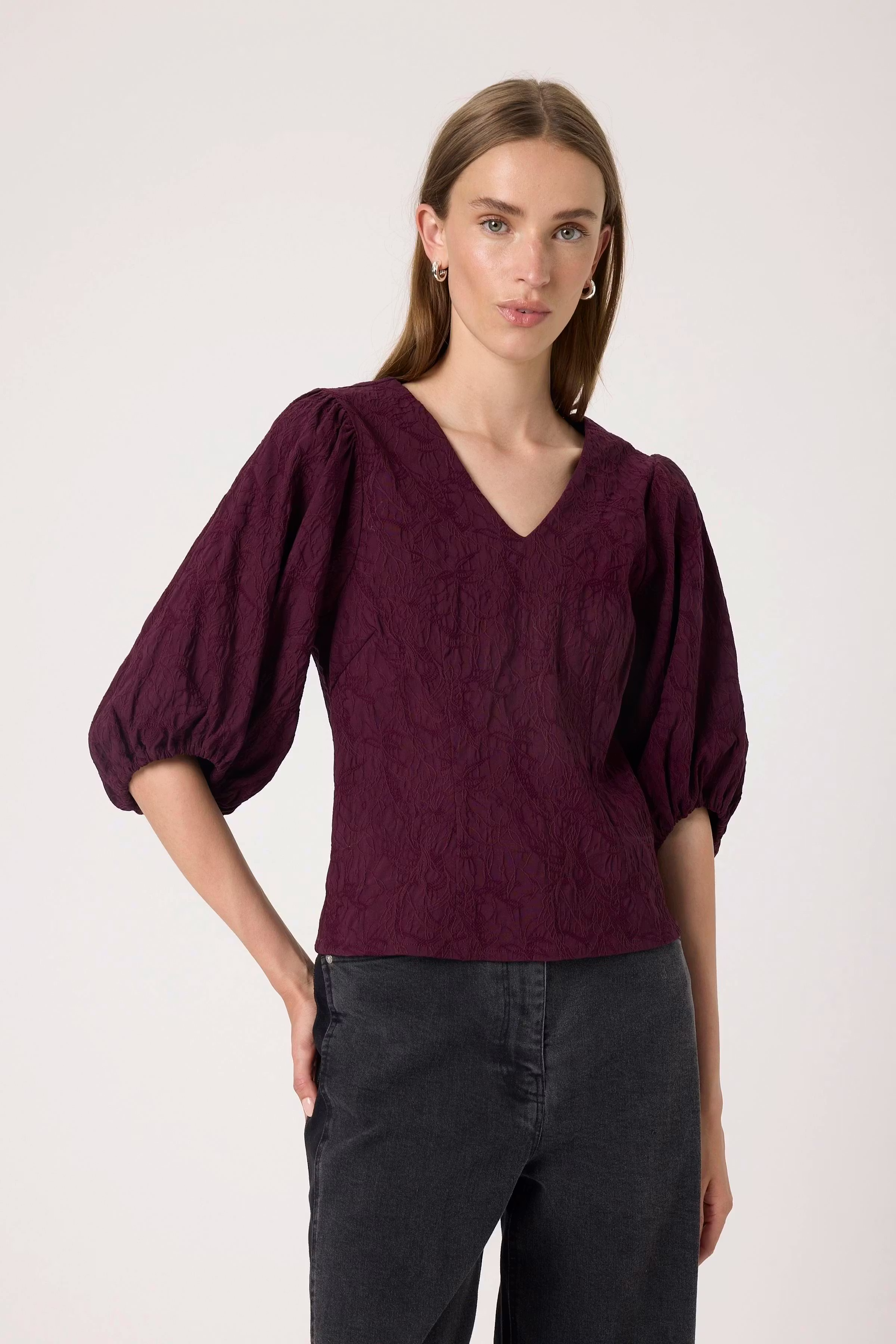 SLMaybel Blouse LOOKBOOK FRONT 30408805-192118