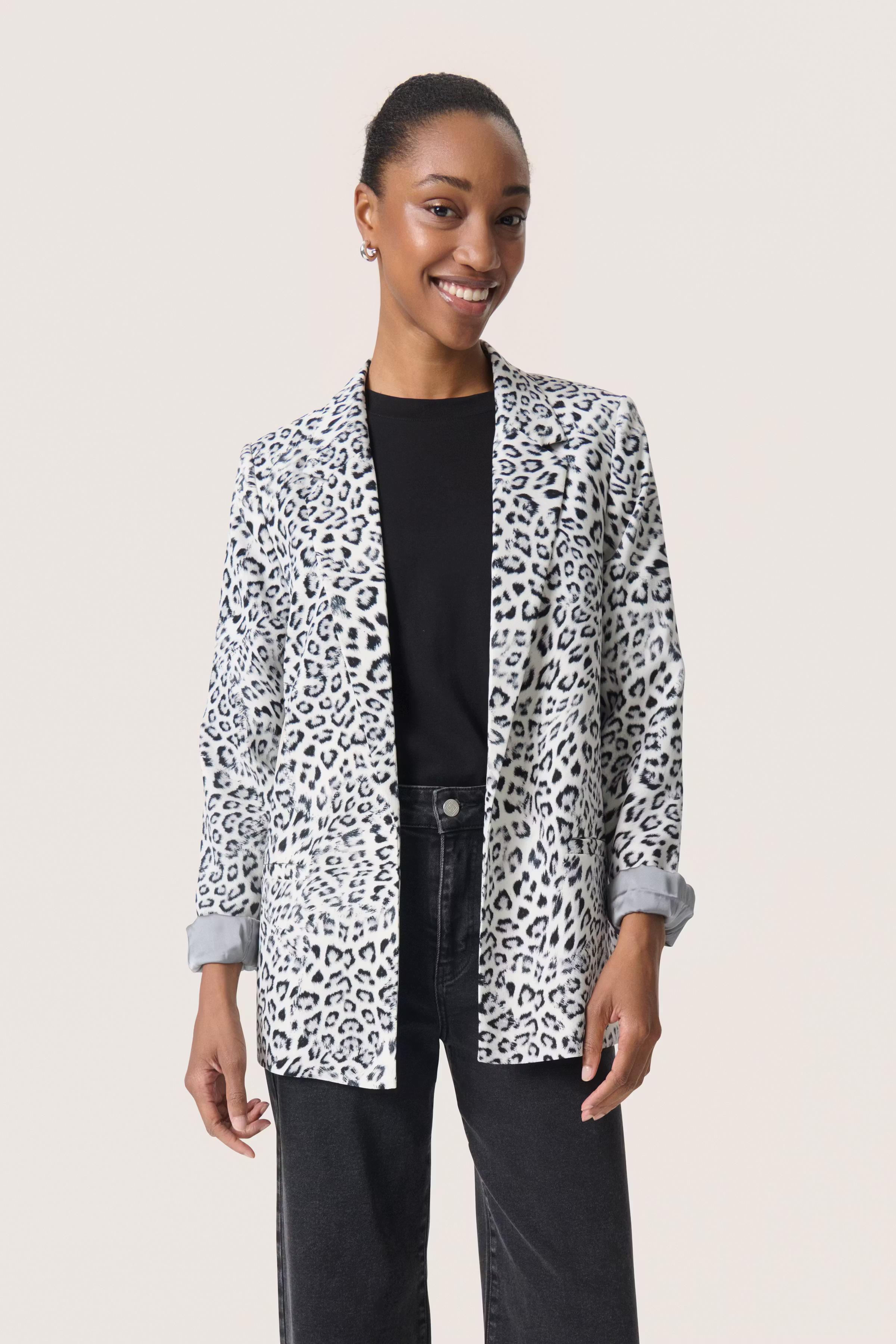 SLShirley Blazer LOOKBOOK FRONT 30408730-304331
