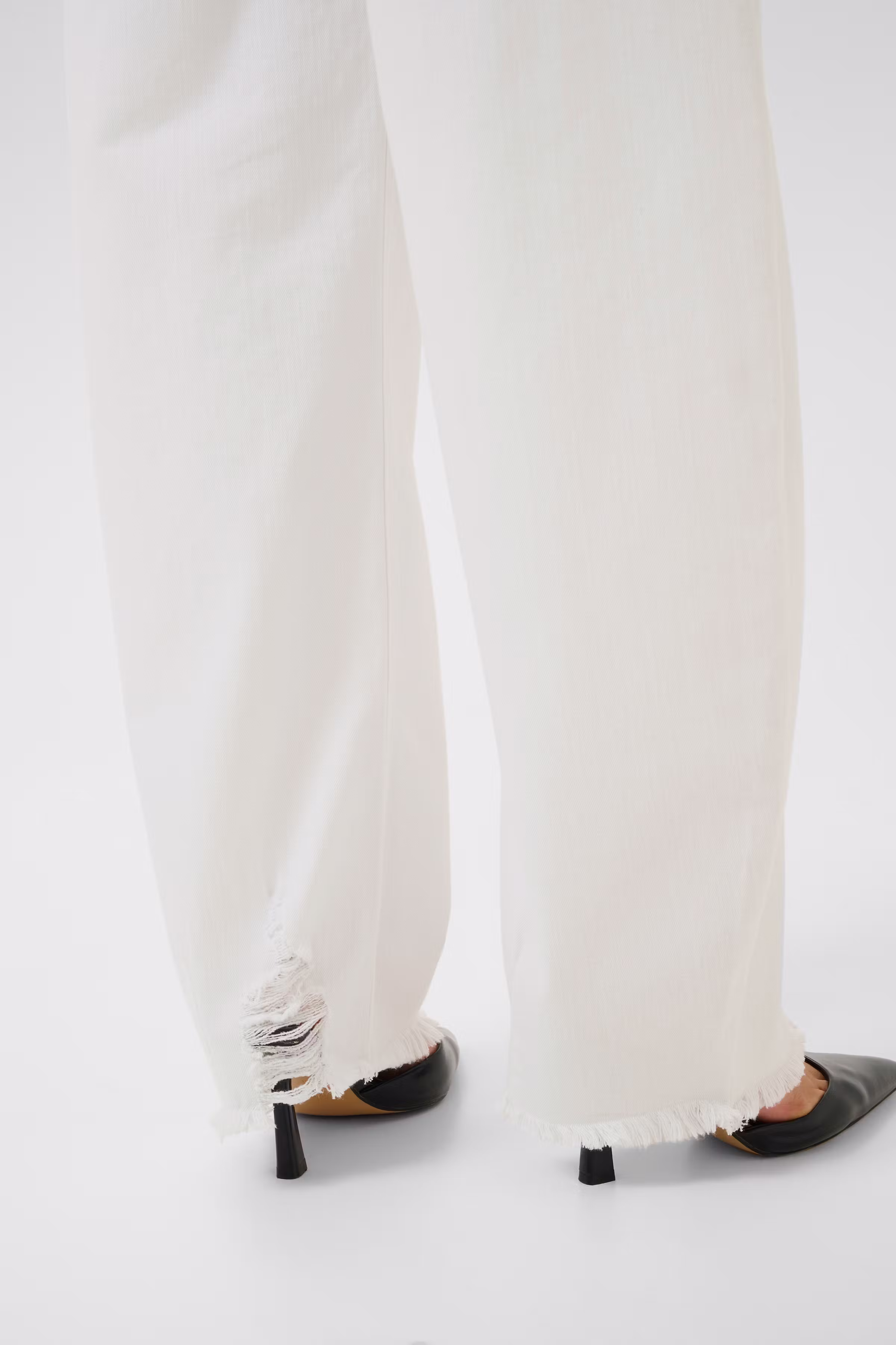 LucyMW Barrel Jeans LOOKBOOK DETAIL 10705222-100091