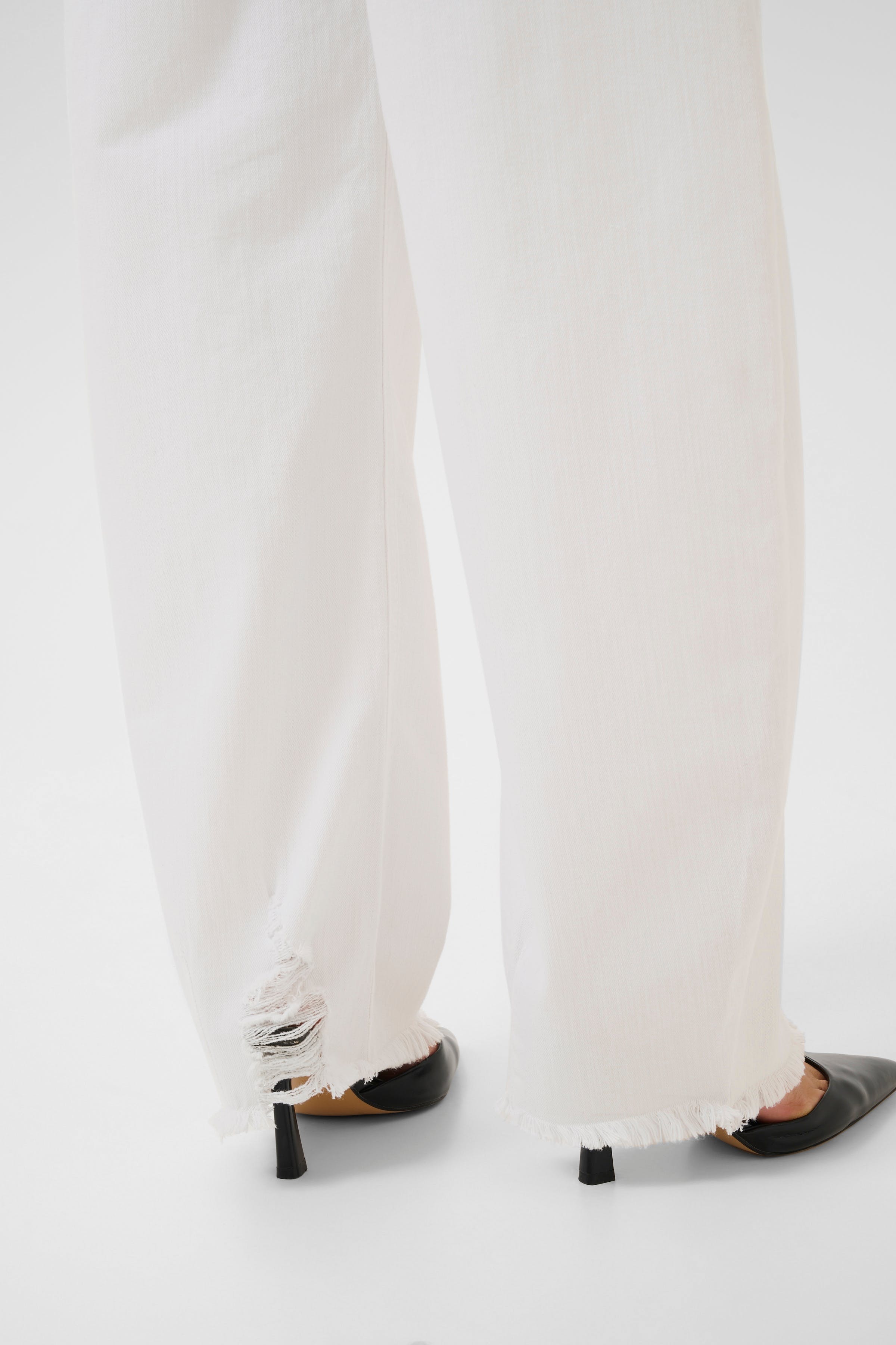 LucyMW Barrel Jeans LOOKBOOK DETAIL 10705222-100091