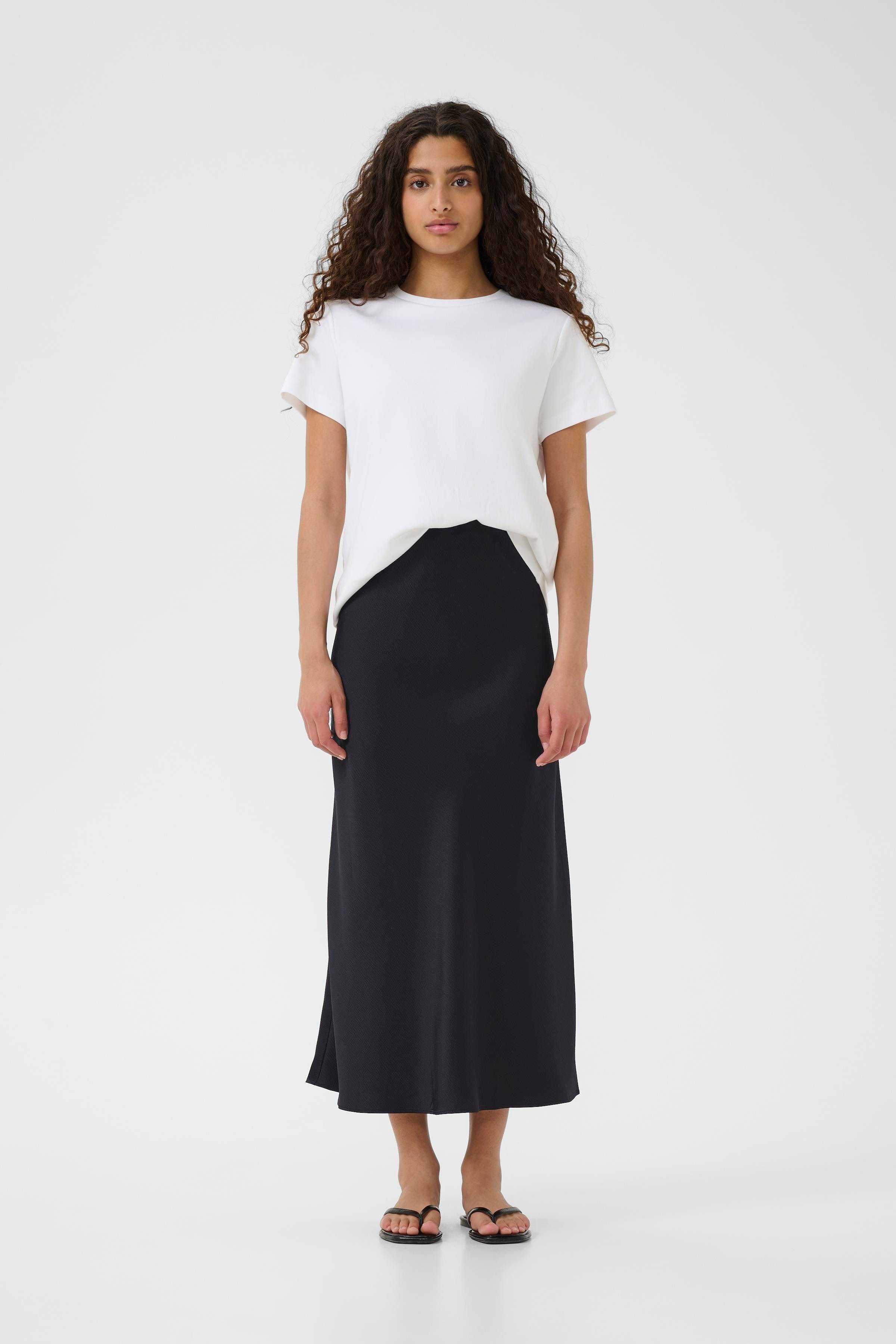 SendraIW Kjol LOOKBOOK FRONT 30110642-194008