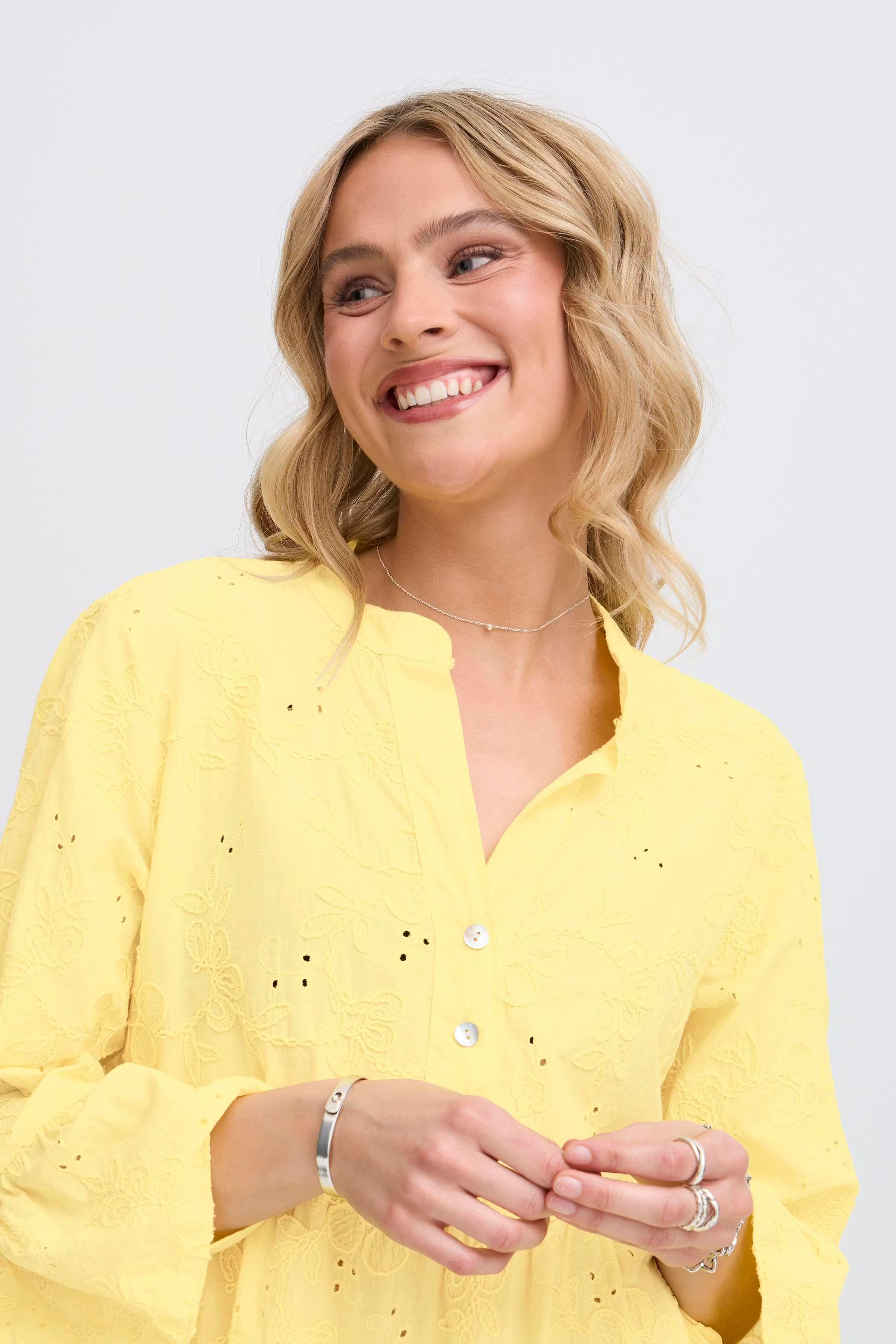 SBLUCKY Kjole LOOKBOOK DETAIL 22100982-120825