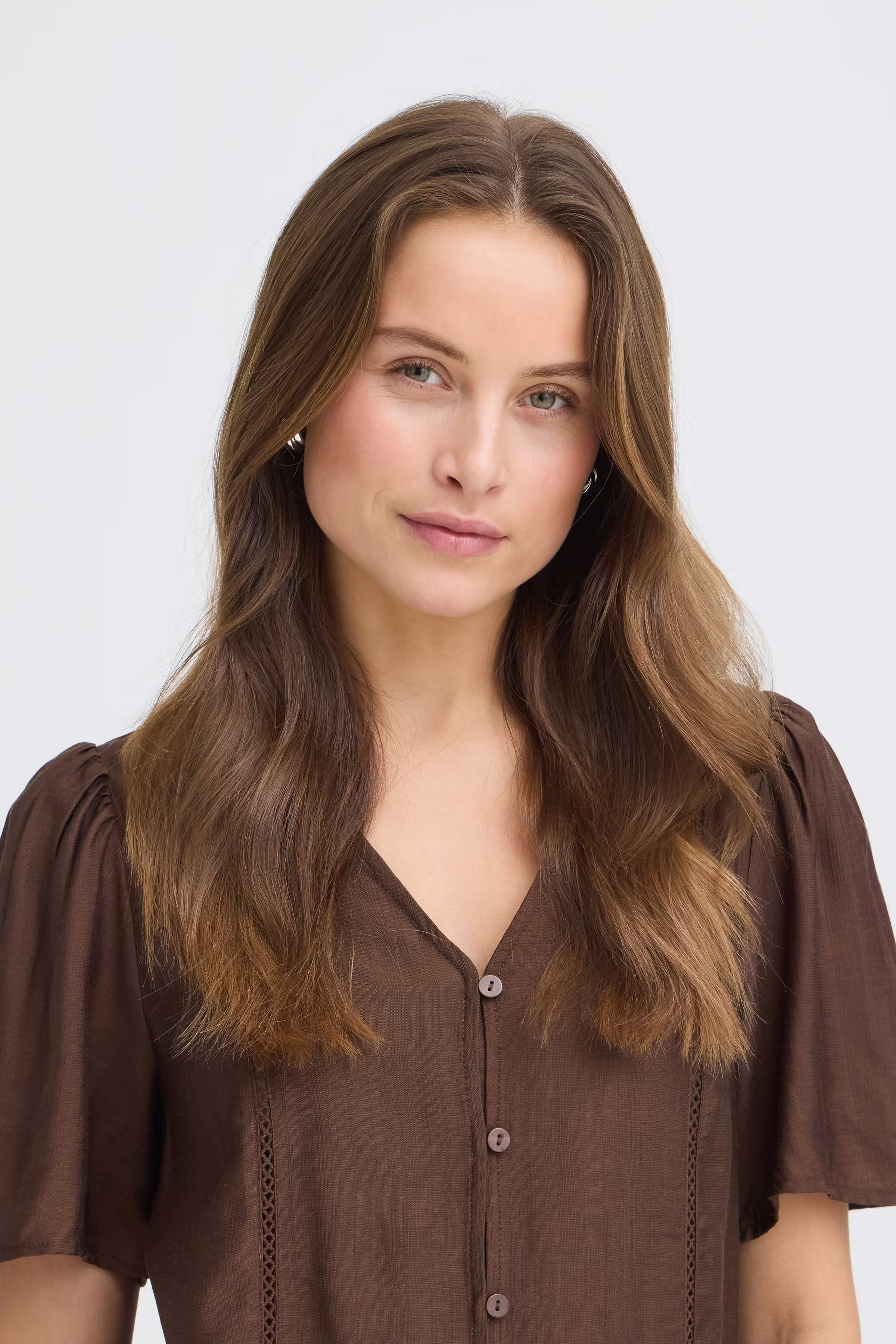 BYXISELDA Hemd LOOKBOOK DETAIL 20820049-191215