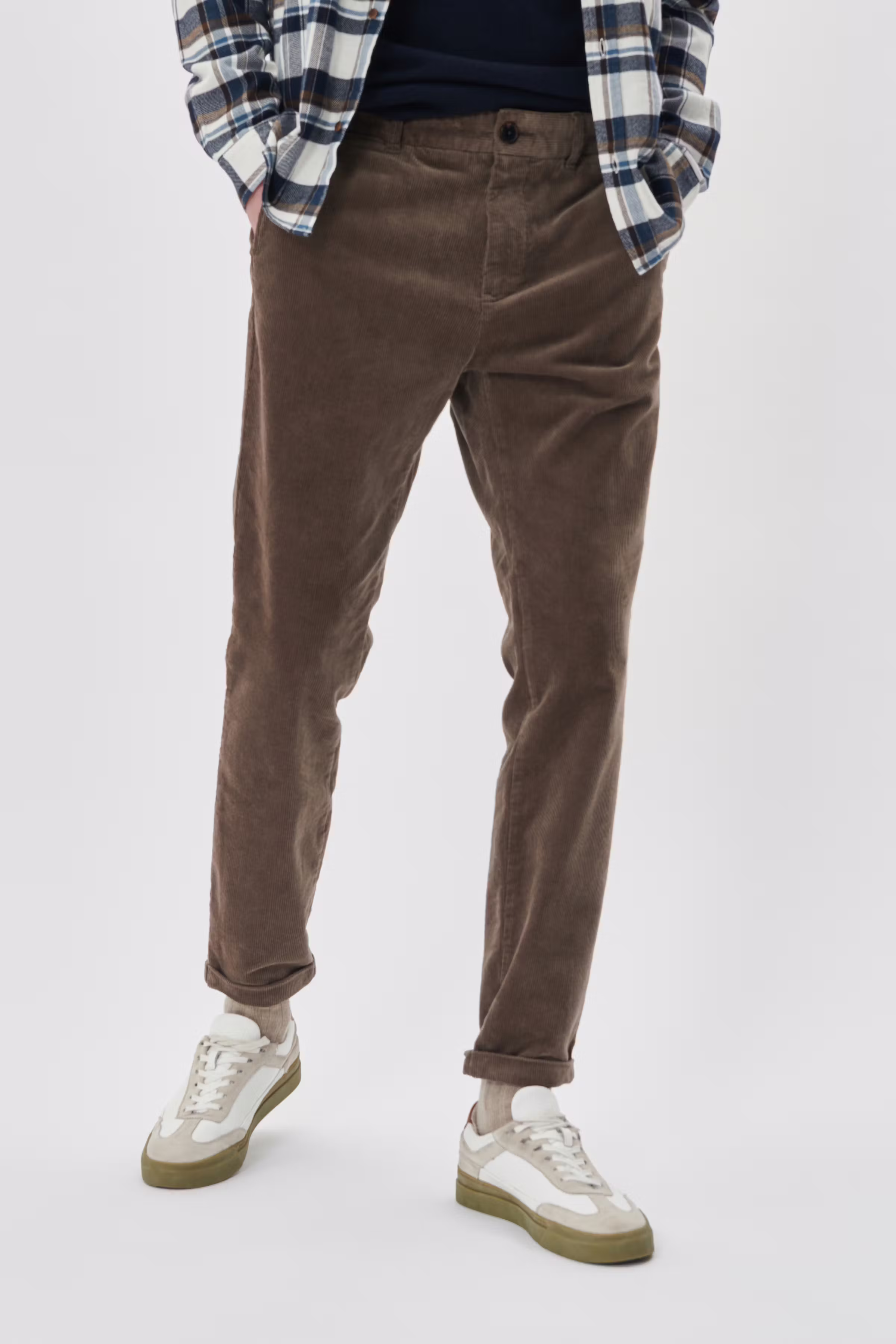 MAliam Hose LOOKBOOK FRONT 30207598-190808