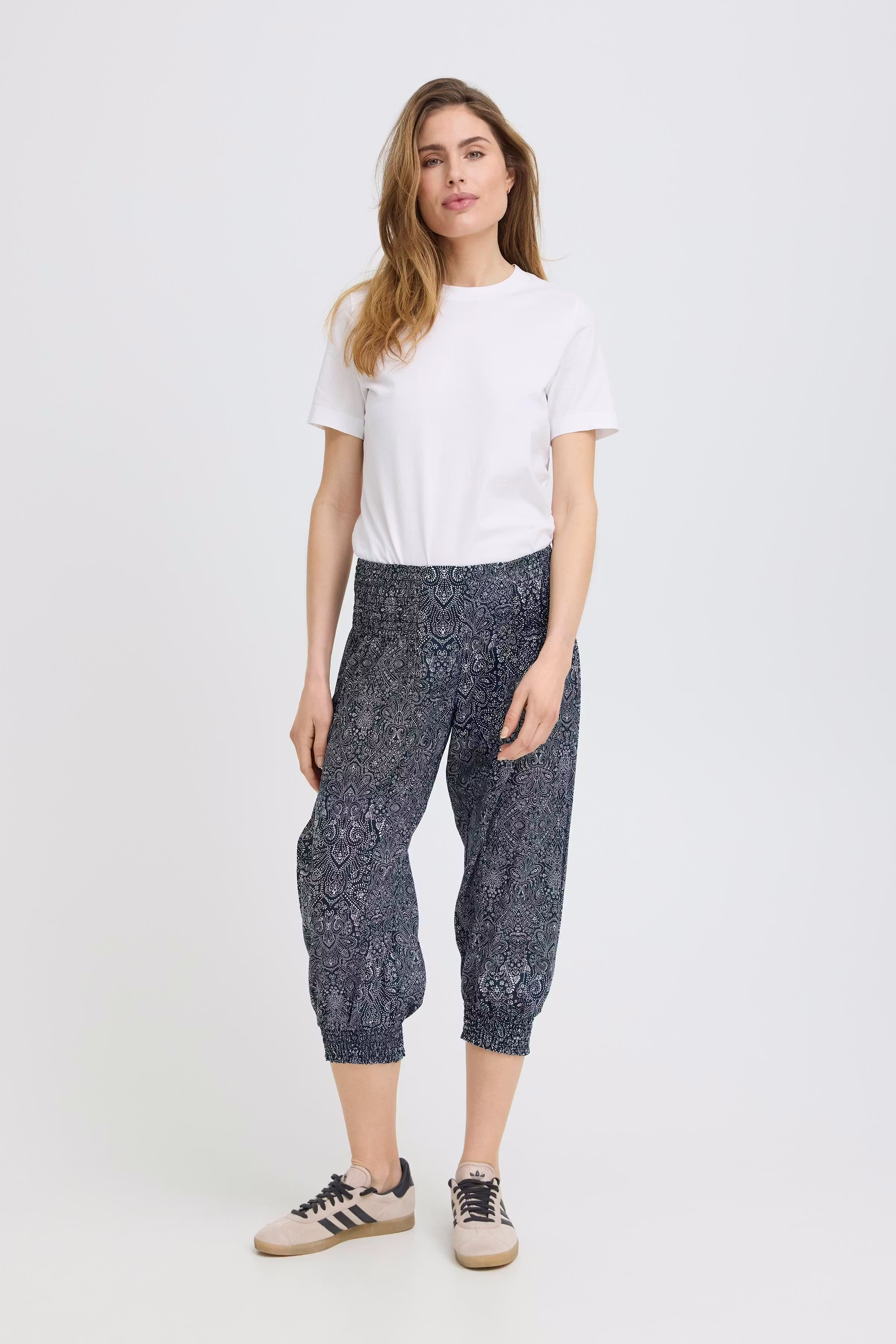 PZJILL Wide Capri Bukser LOOKBOOK FRONT 50200339-200262