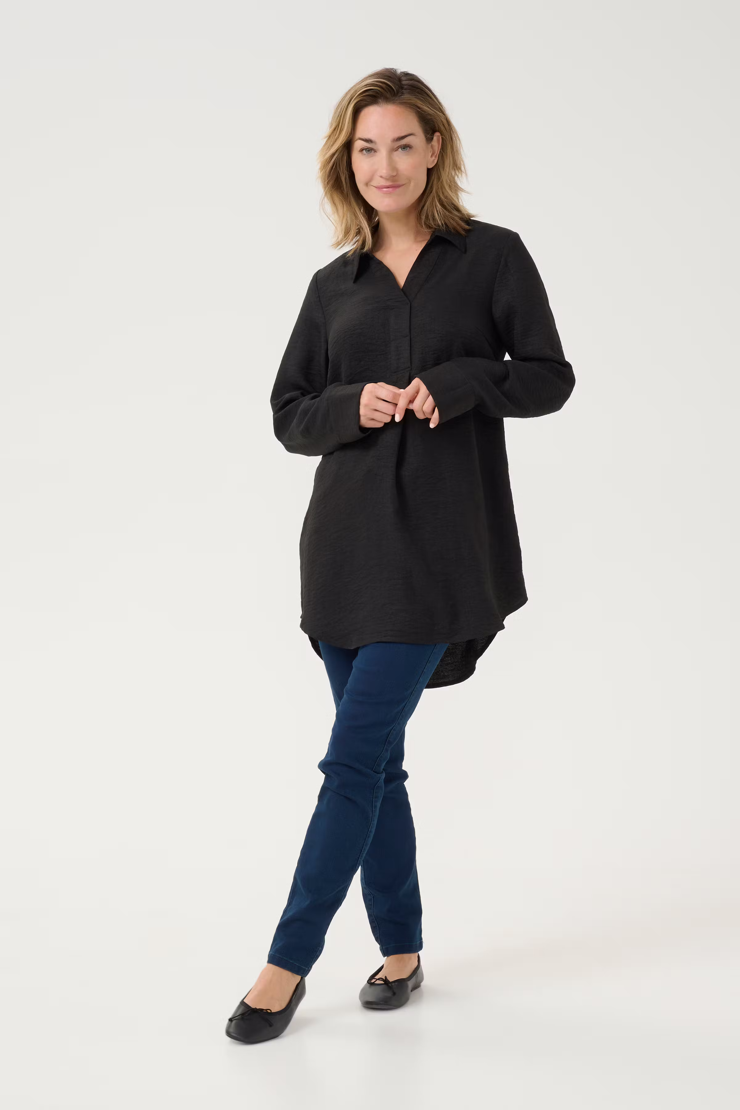 BPoda Tunic LOOKBOOK FRONT 10590802-106822B