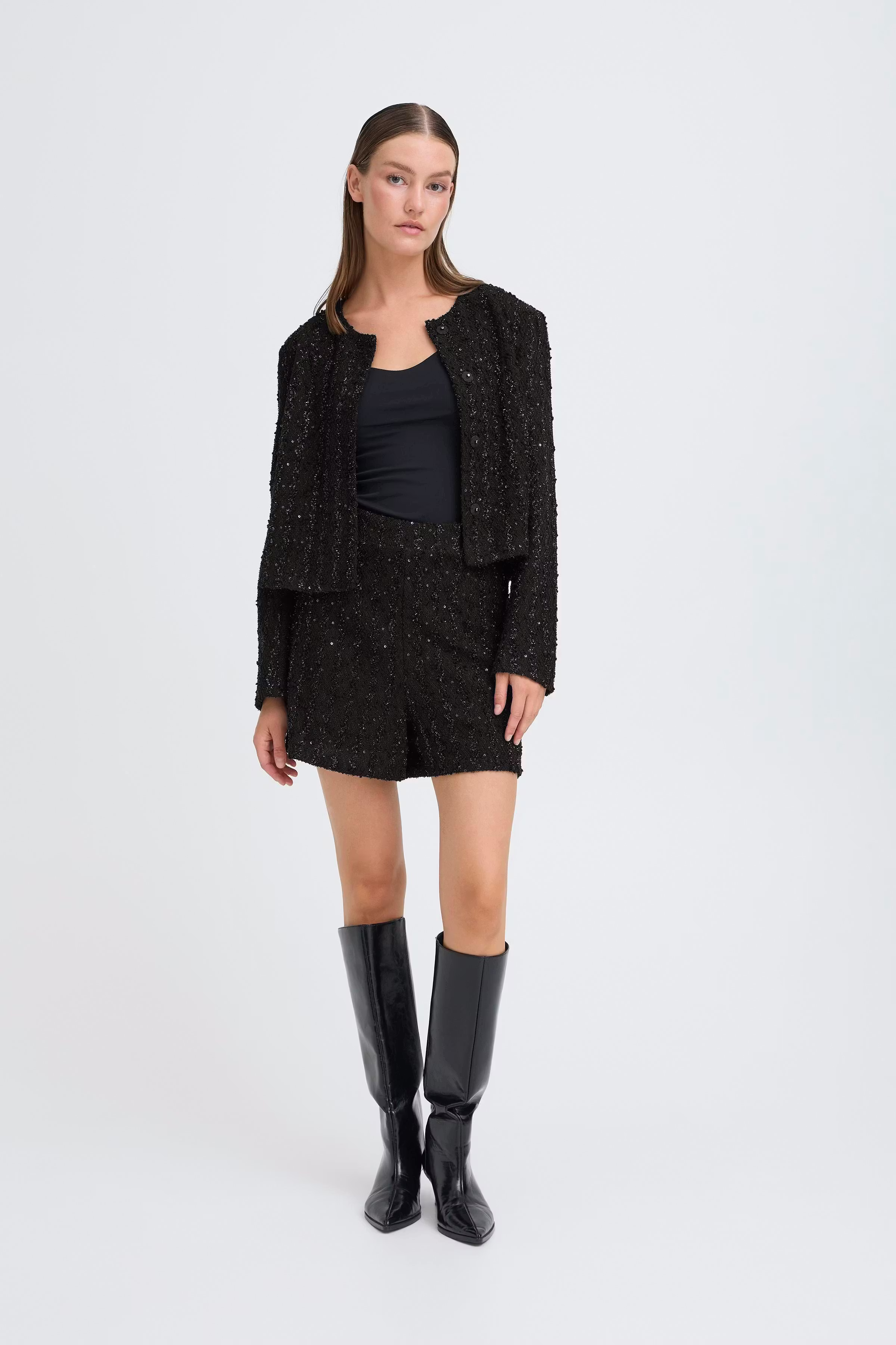 IHNINKY Shorts LOOKBOOK FRONT 20124815-194008