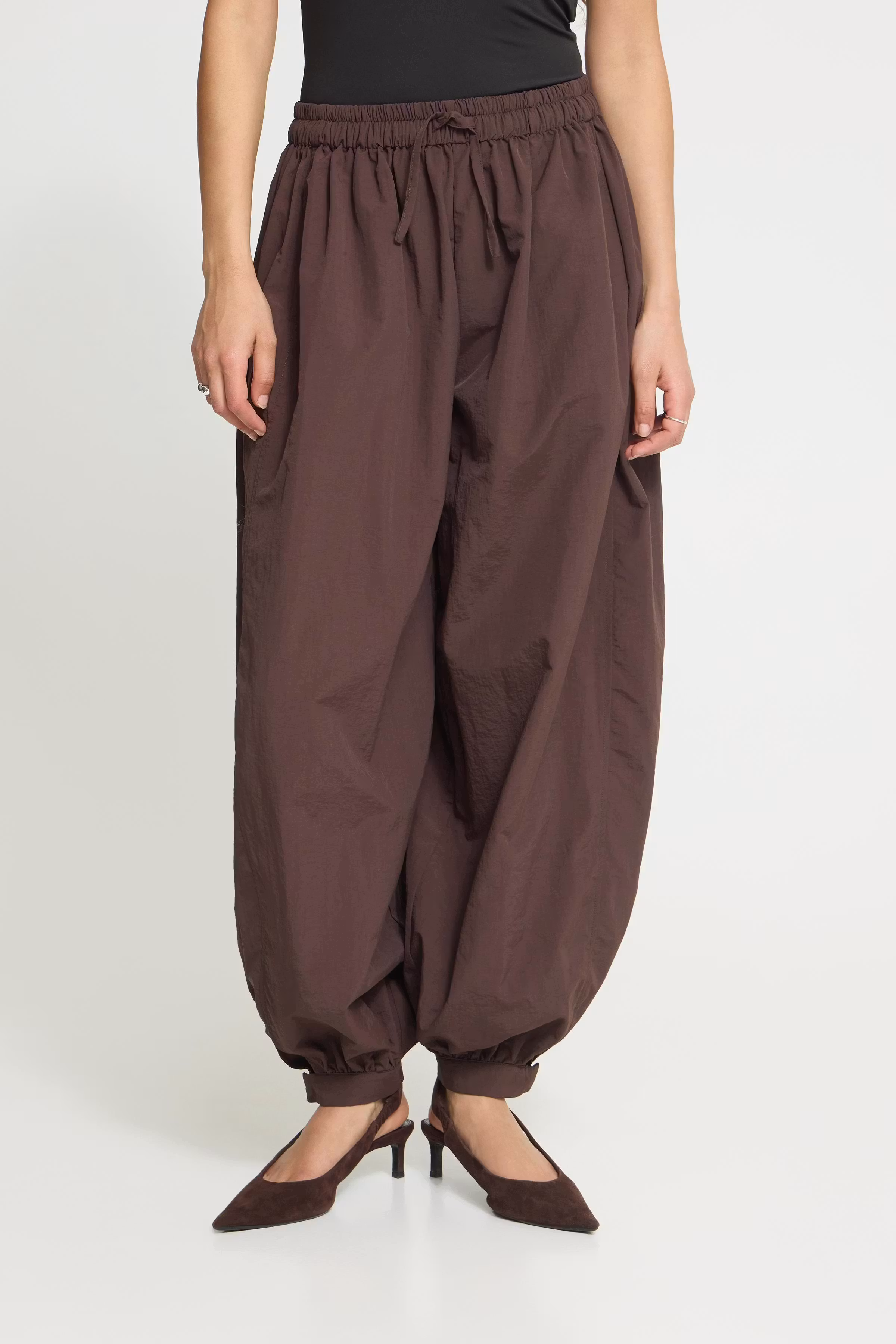 IHGAFNA Byxor LOOKBOOK FRONT 20126776-190915