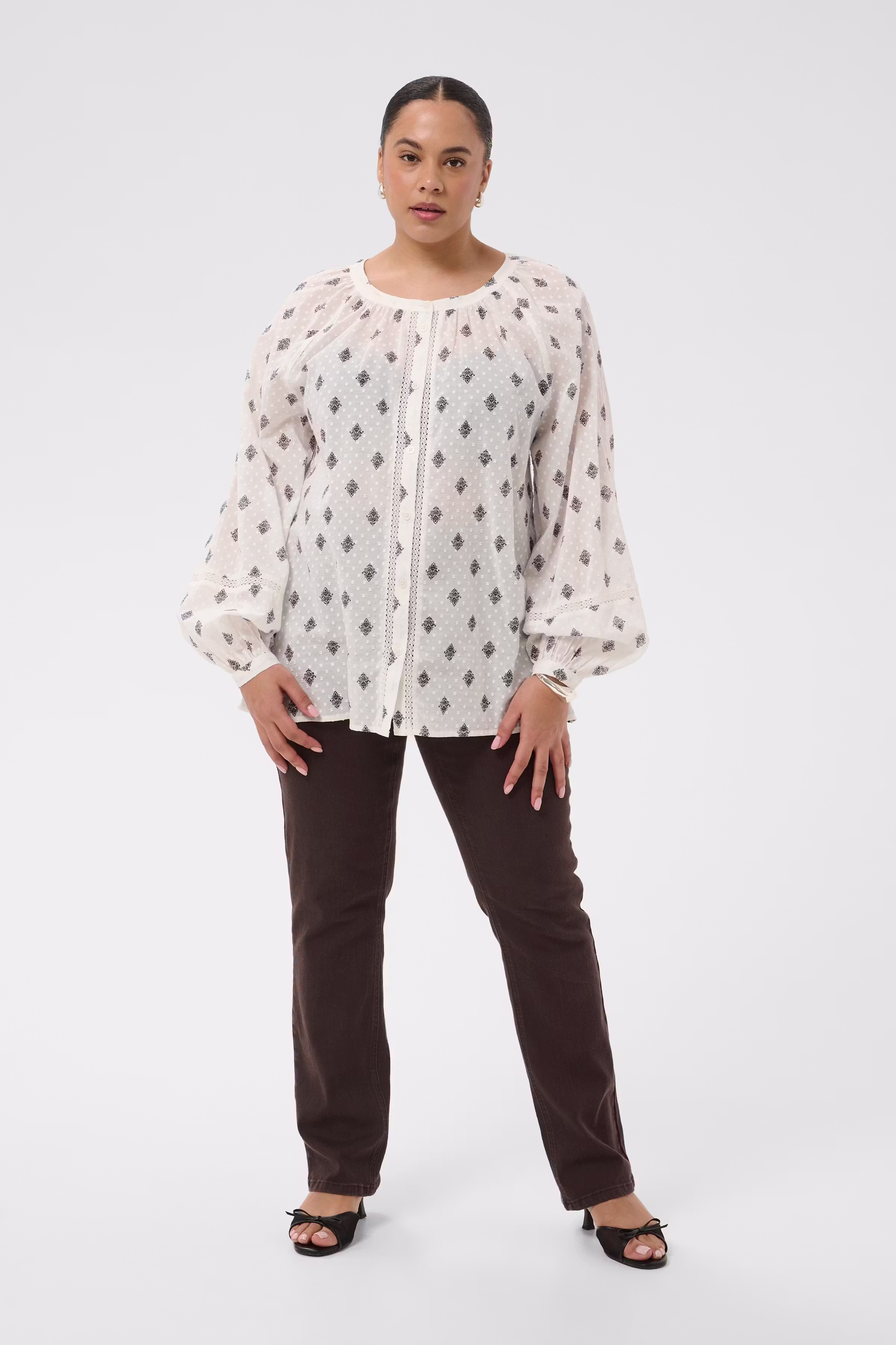 KCwily Shirt LOOKBOOK FRONT 10584236-109528