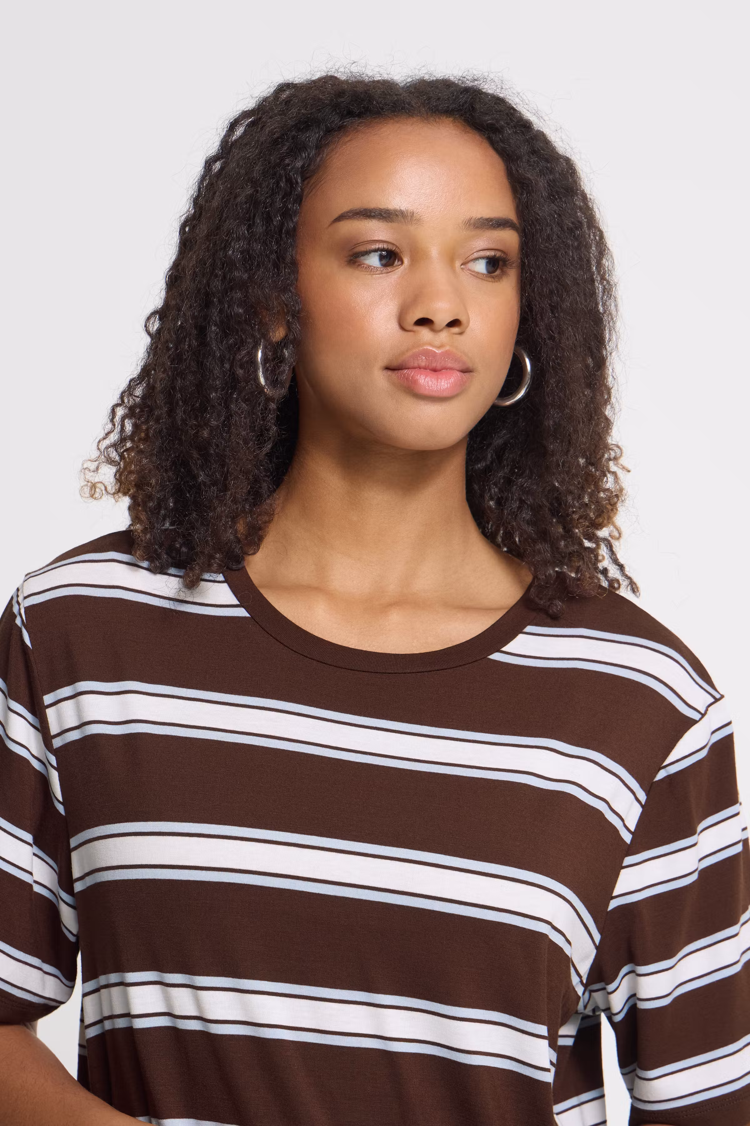 IHREBETTA T-shirt LOOKBOOK DETAIL 20126214-900008903