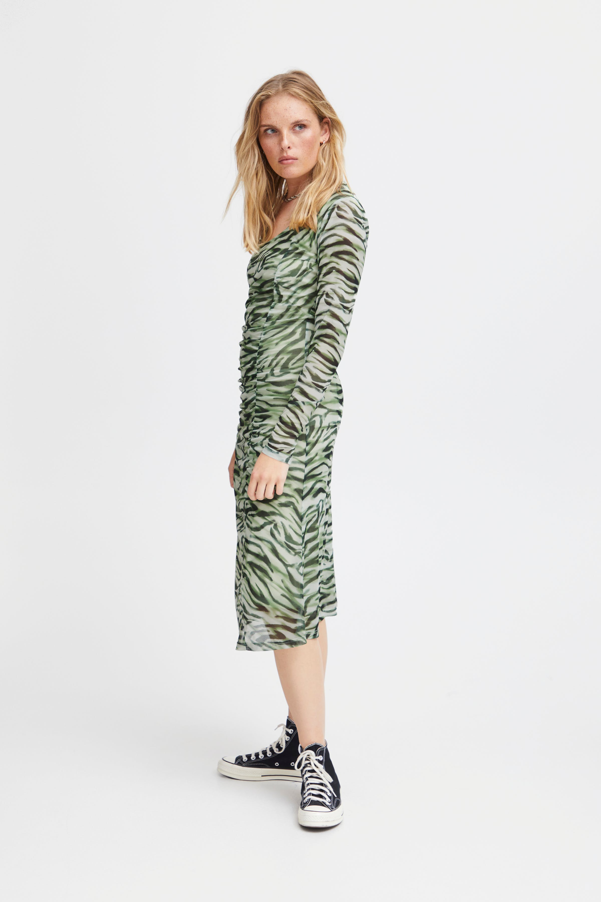 IHISTA Kleid LOOKBOOK FRONT 20120321-202750