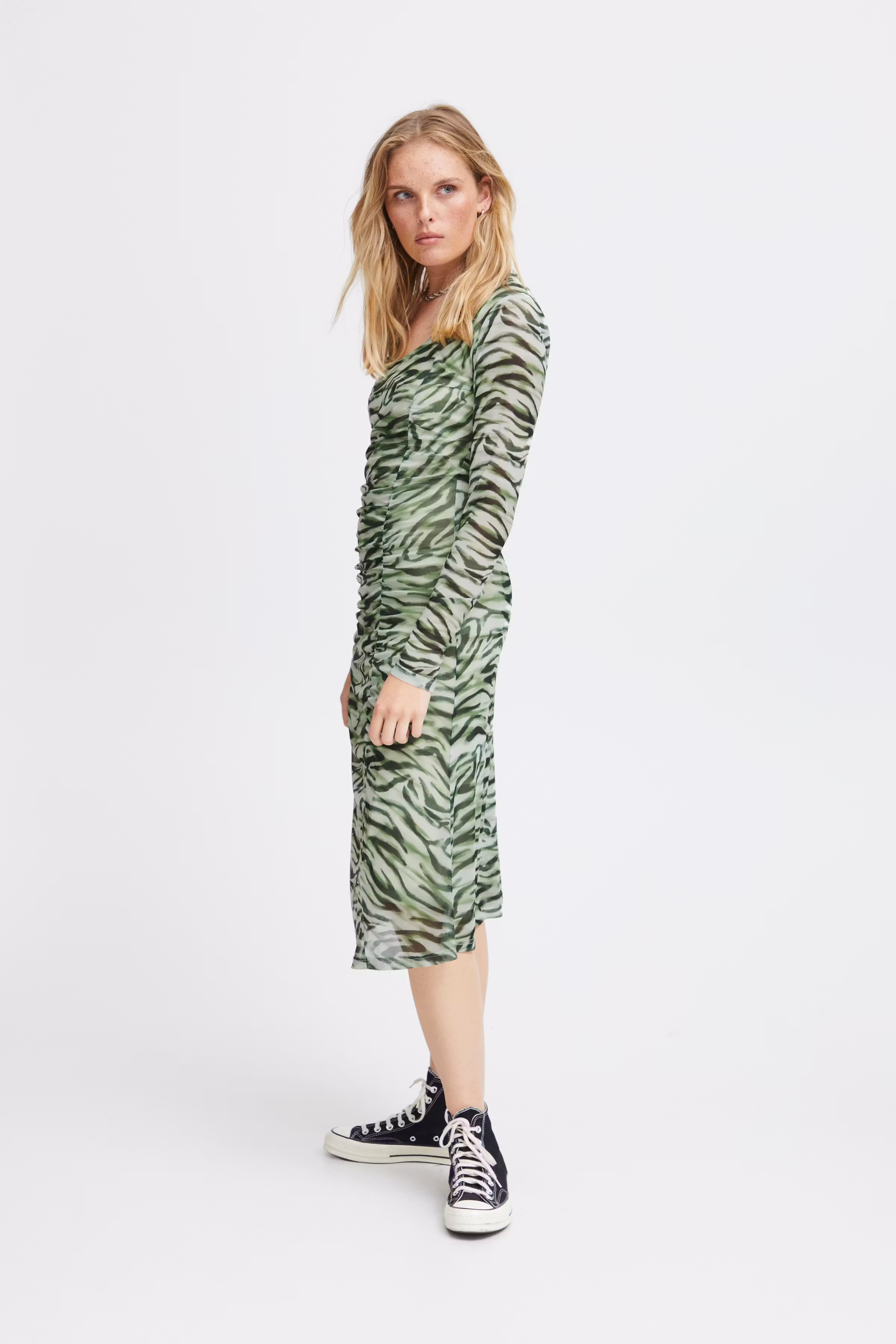 IHISTA Kleid LOOKBOOK FRONT 20120321-202750