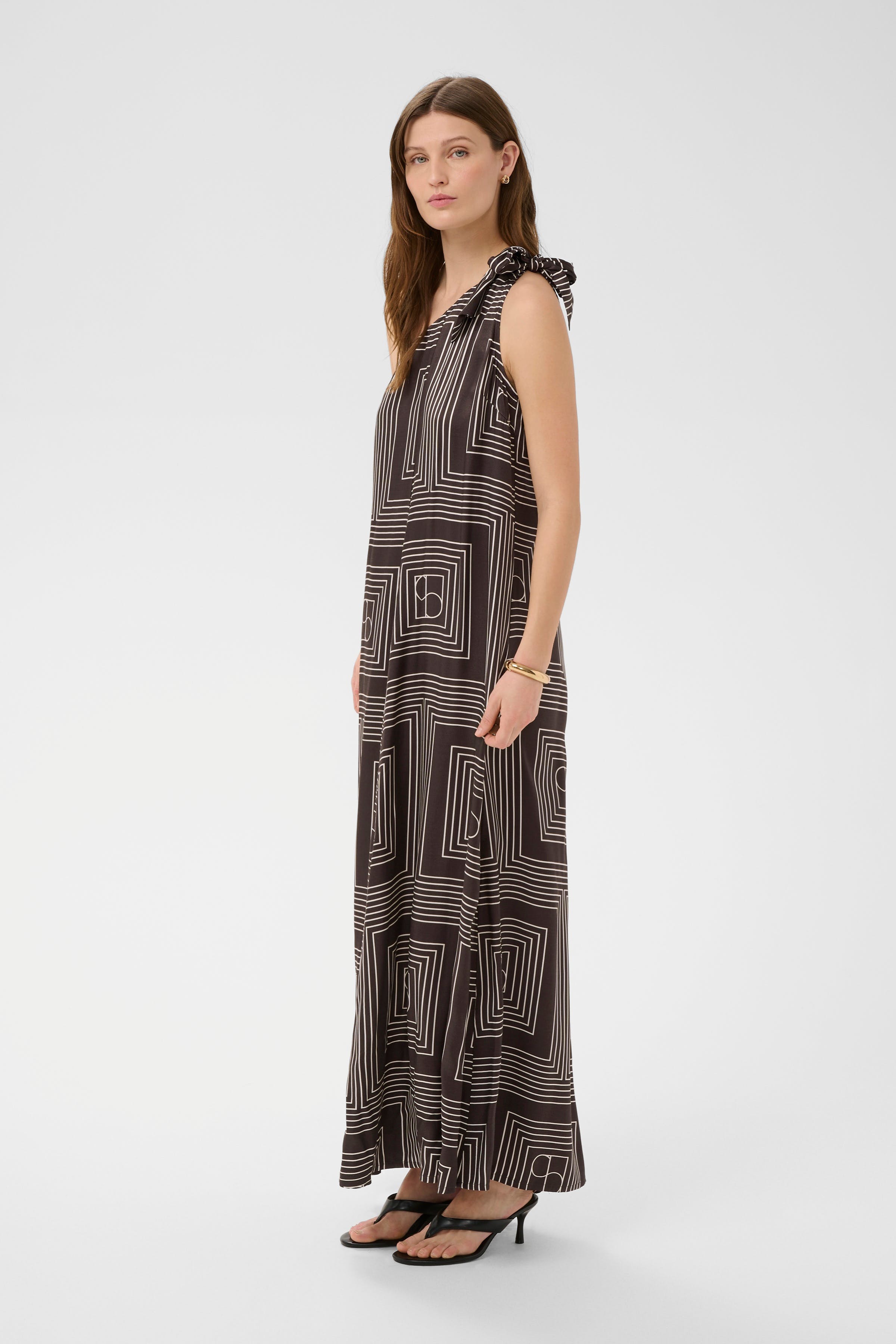 SLBecca Dress LOOKBOOK FRONT 30408382-305393
