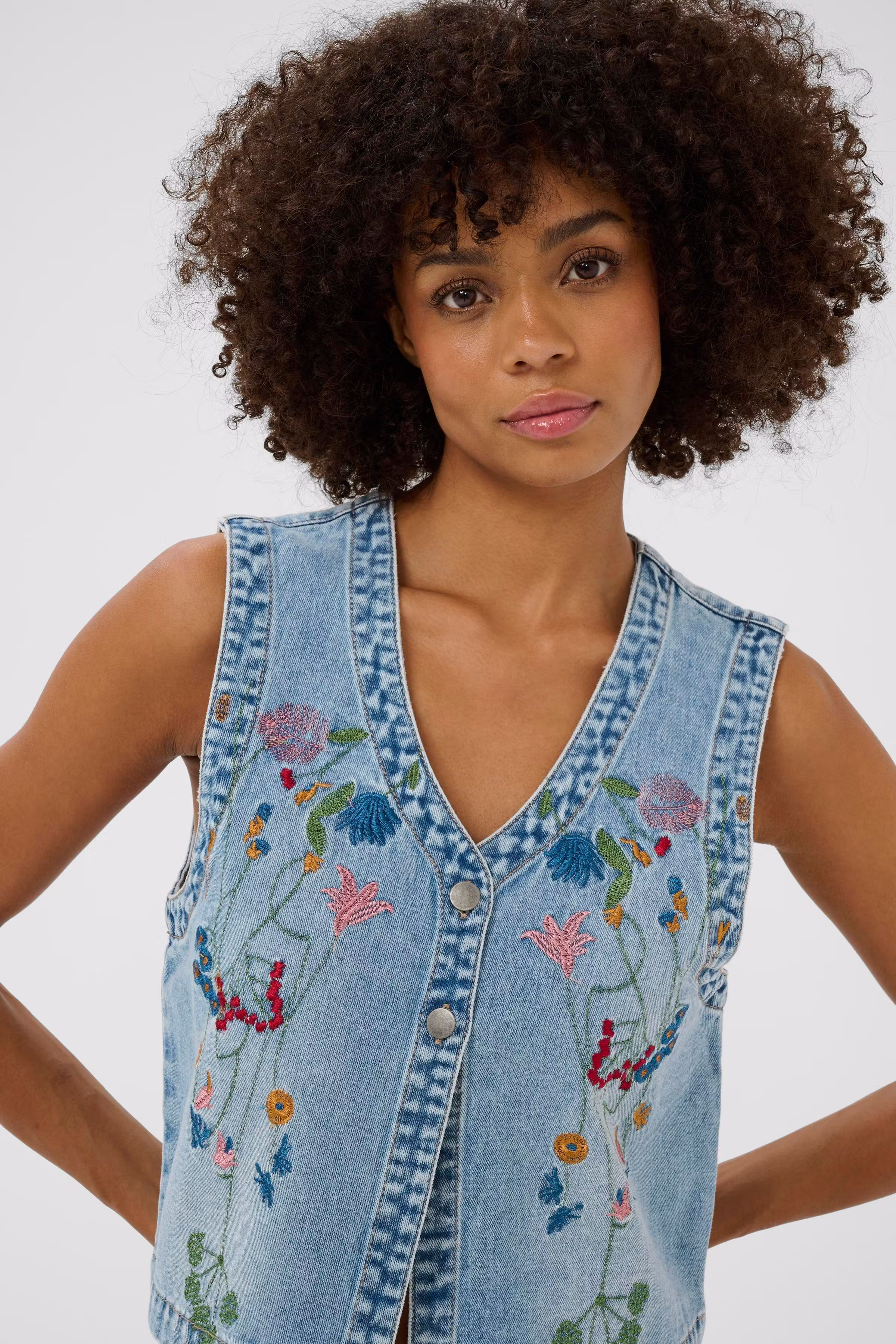 CUtiala Denimvest LOOKBOOK DETAIL 50112923-500027