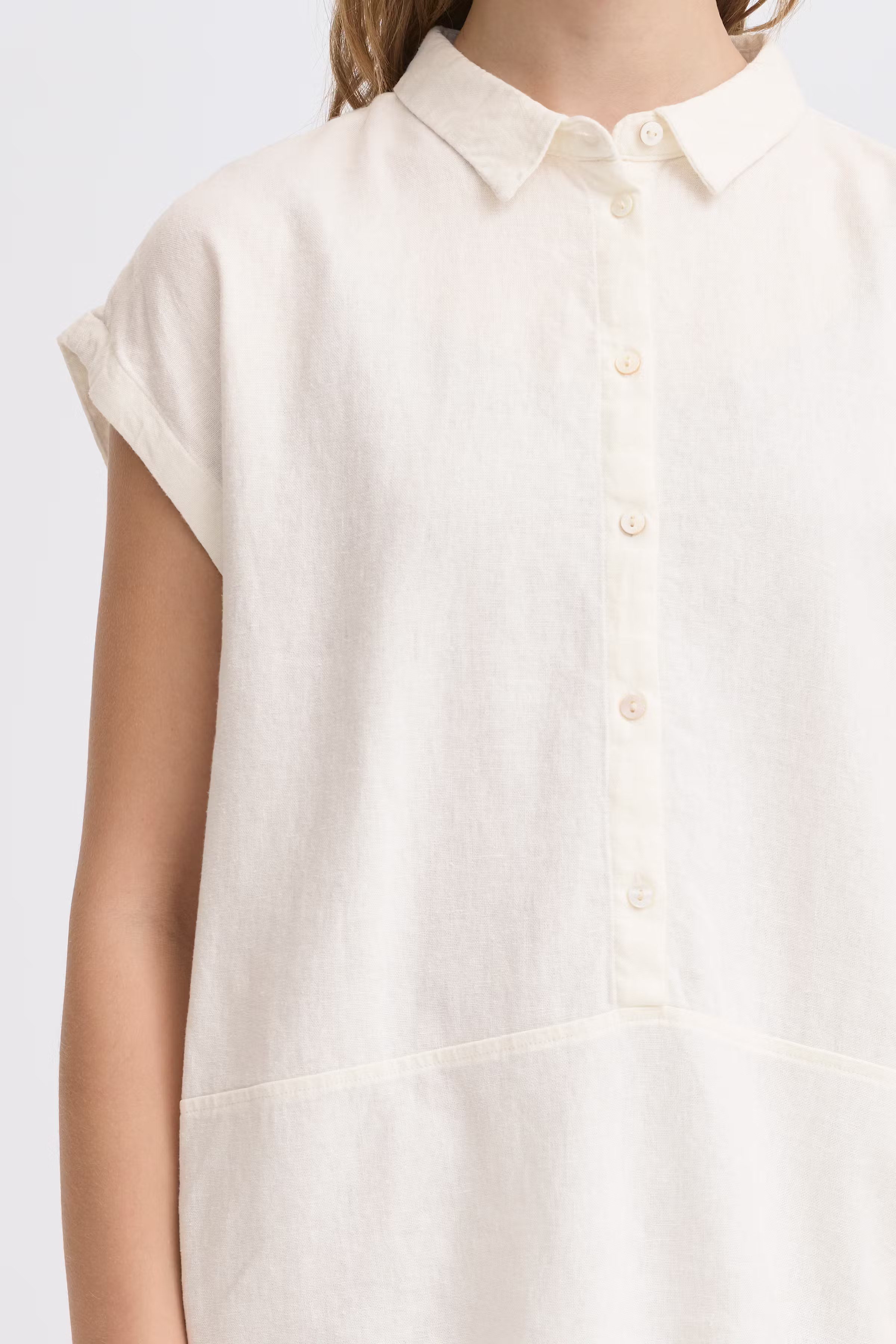 IHLINNO Kortermet bluse LOOKBOOK DETAIL 20122922-114201