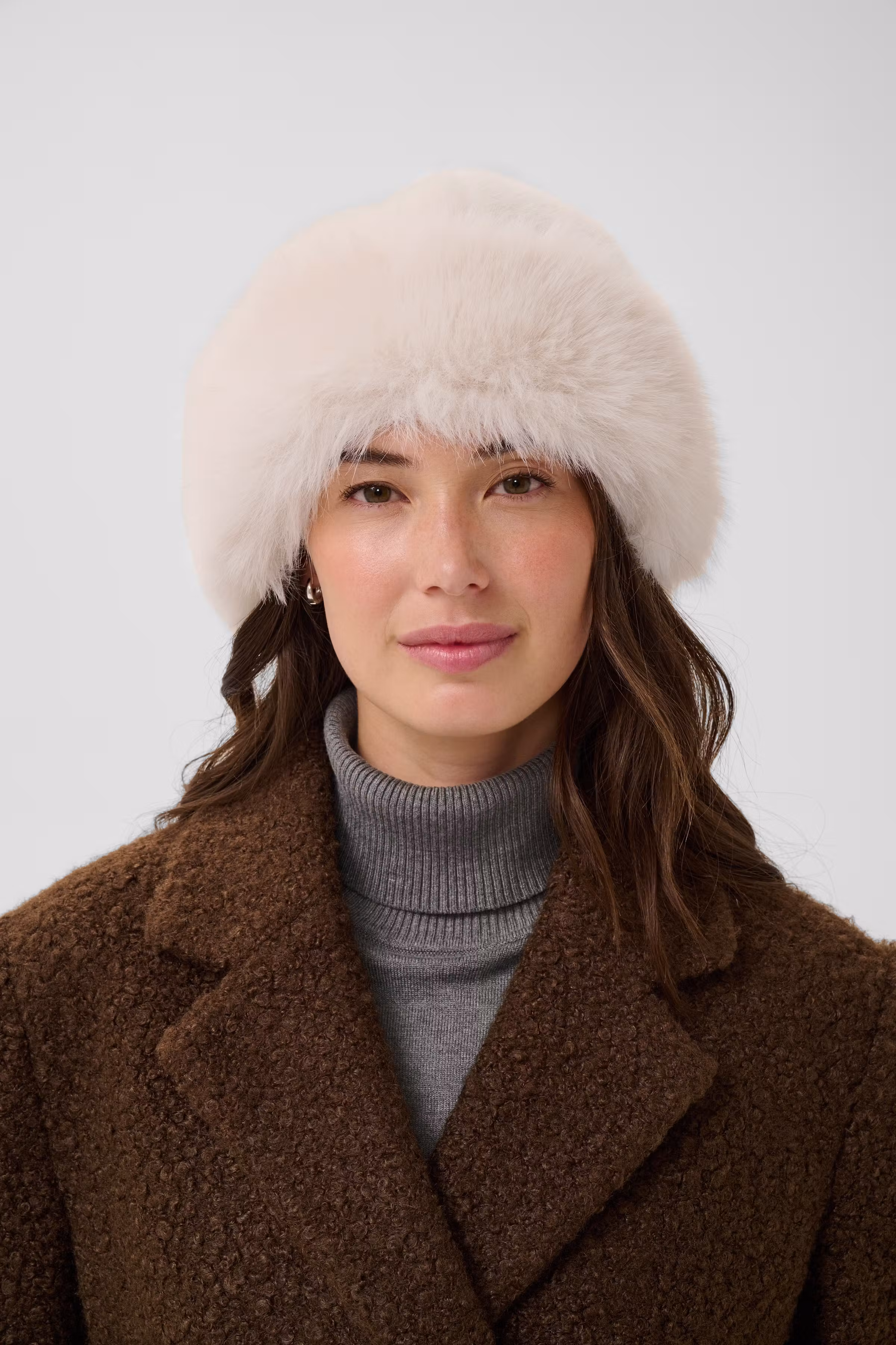 CUkalma Faux fur hat
 LOOKBOOK DETAIL 50113789-110605