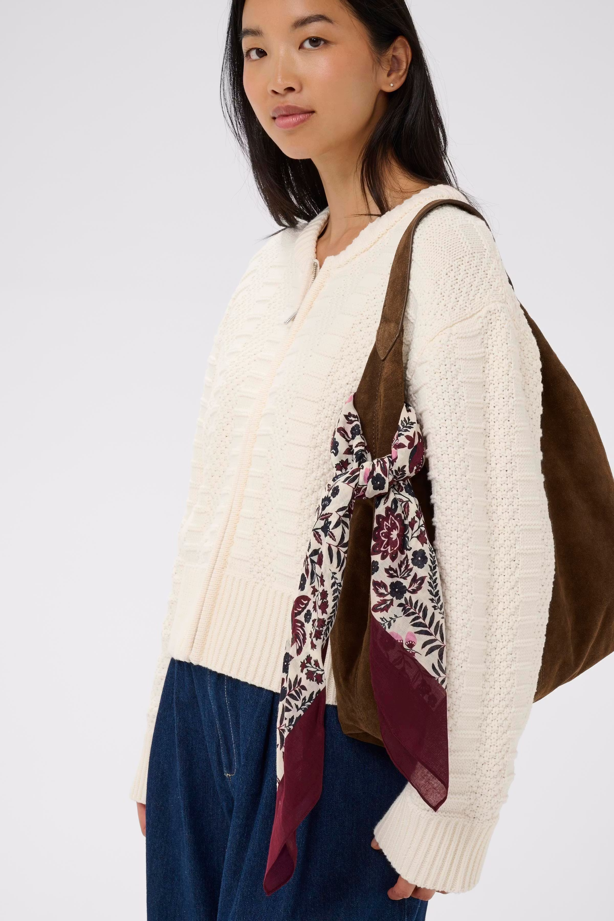 PhiPW Scarf LOOKBOOK DETAIL 30309304-304807