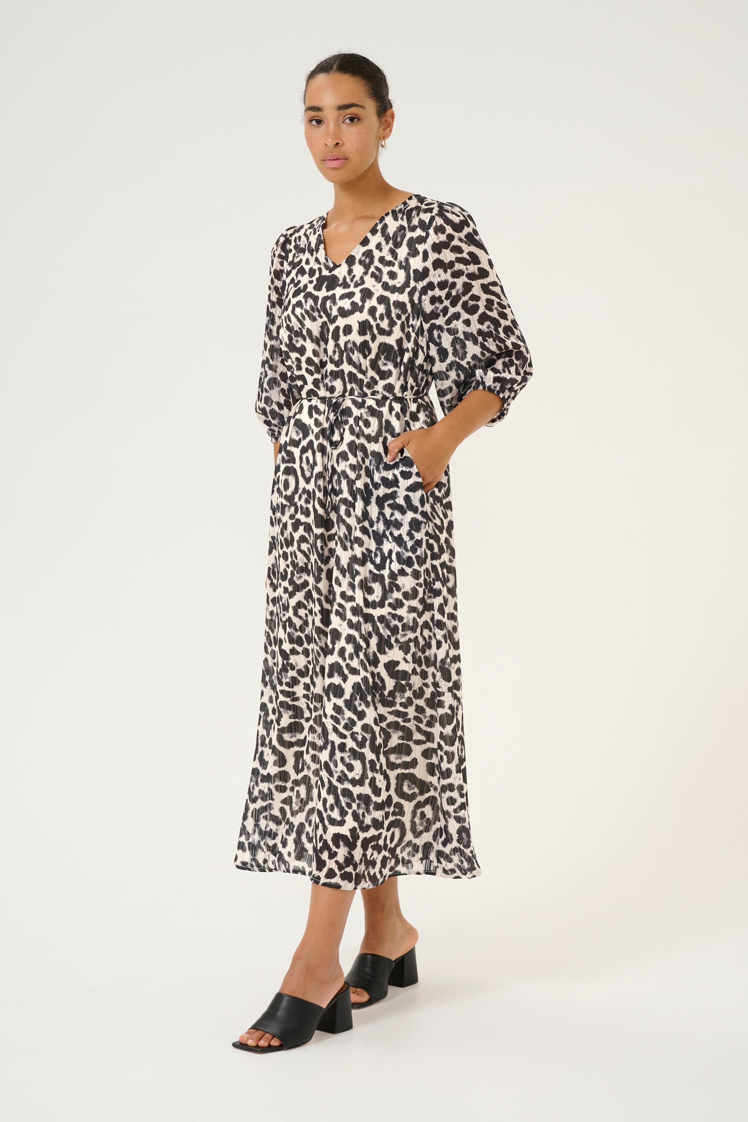 KAsepia Klänning LOOKBOOK FRONT 10509422-106818