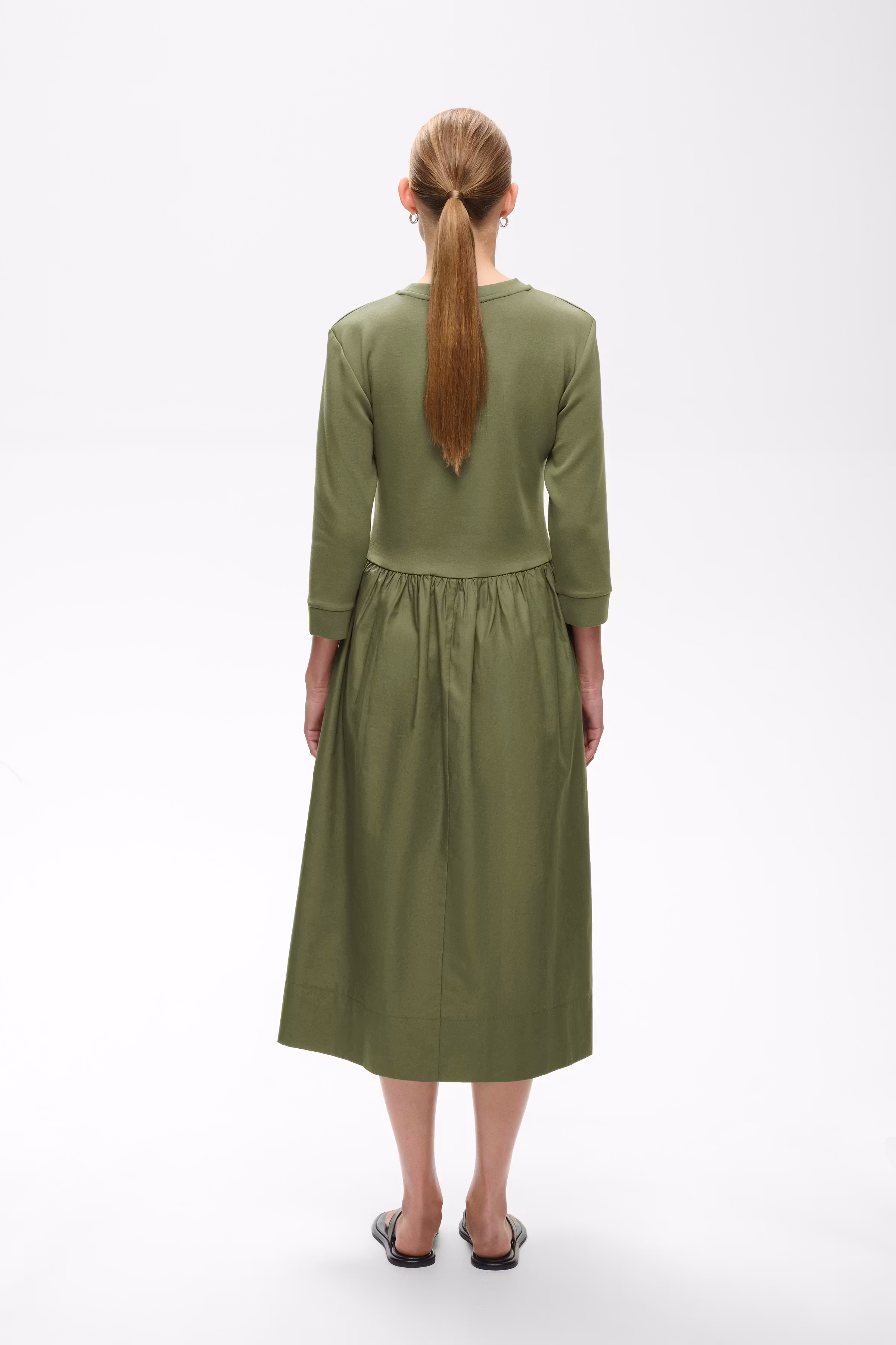 MiraIW Jurk LOOKBOOK BACK 30110507-180515